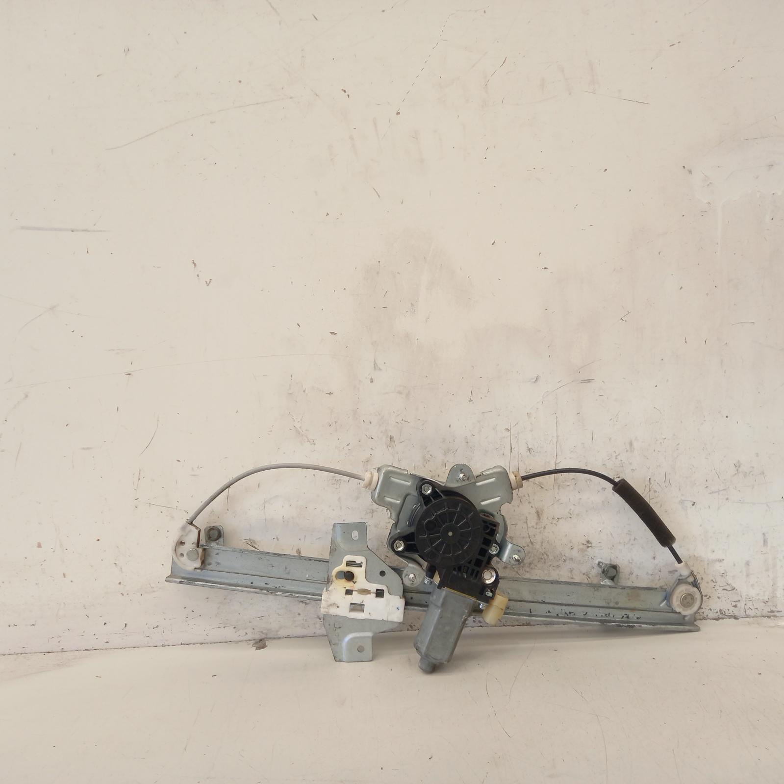 View Auto part Left Front Window Reg/Motor Hyundai Getz 2010