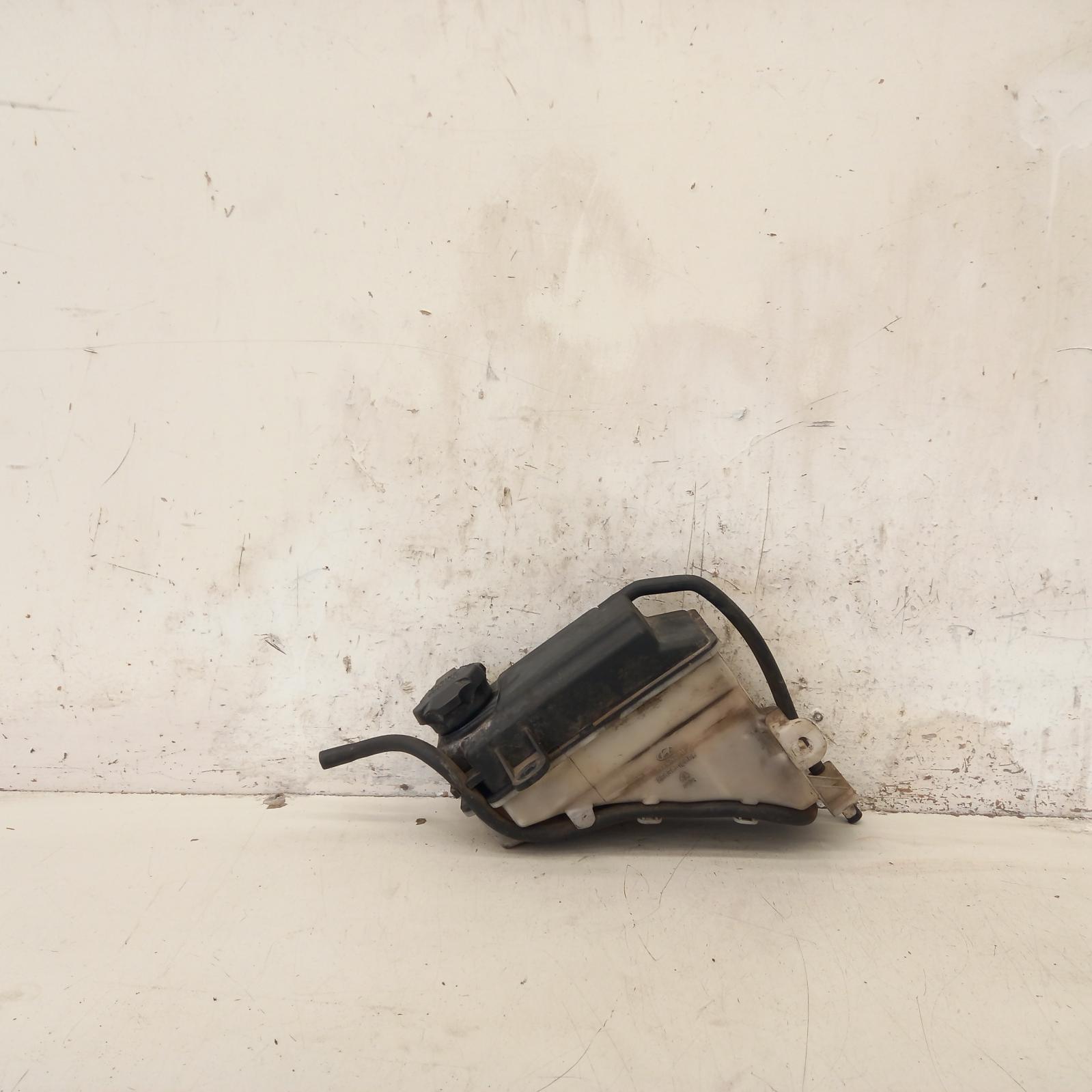 View Auto part Overflow Bottle Hyundai Getz 2010