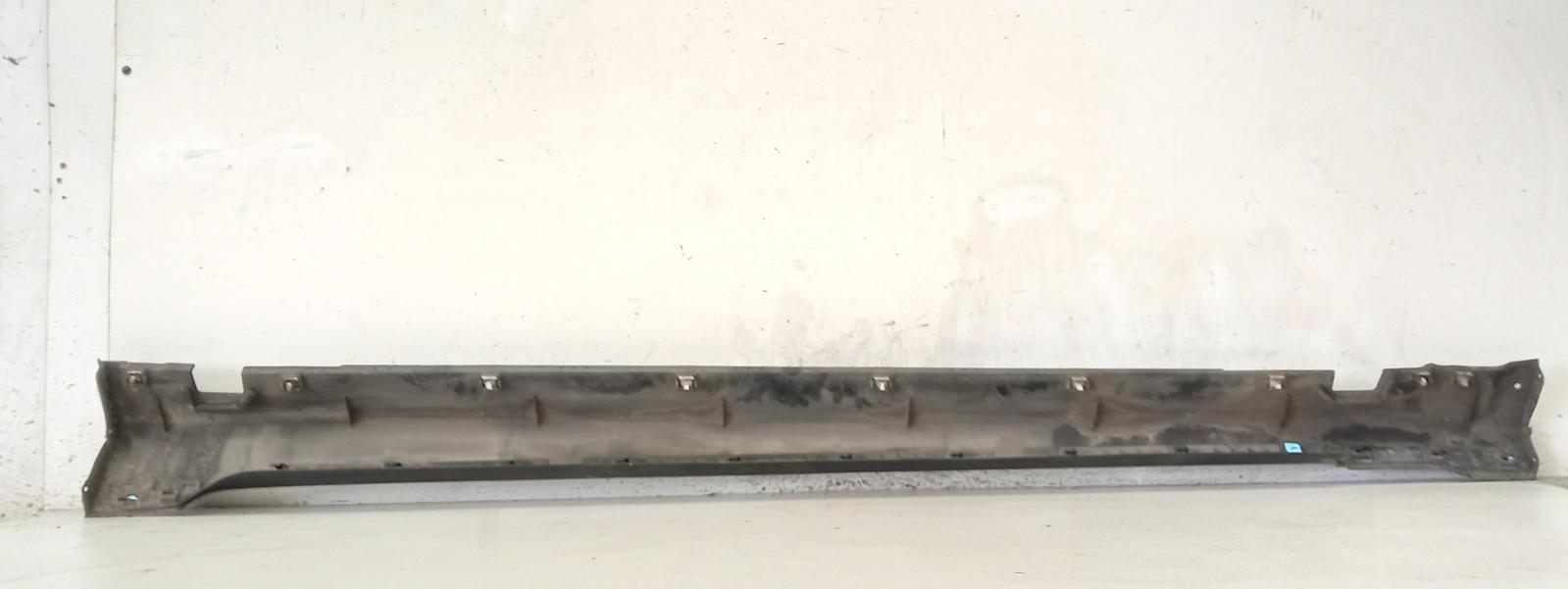 View Auto part Side Step/Skirt Hyundai Genesis 2016