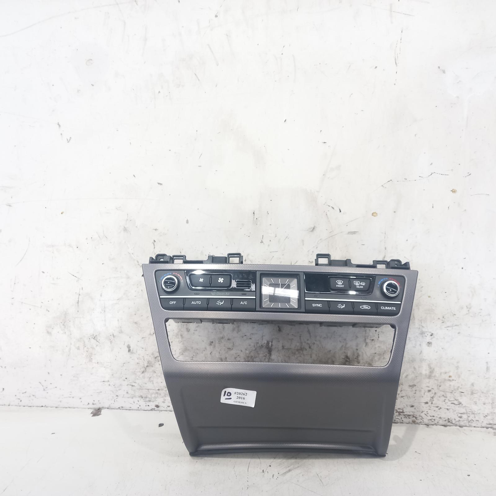 View Auto part Heater/Ac Controls Hyundai Genesis 2016
