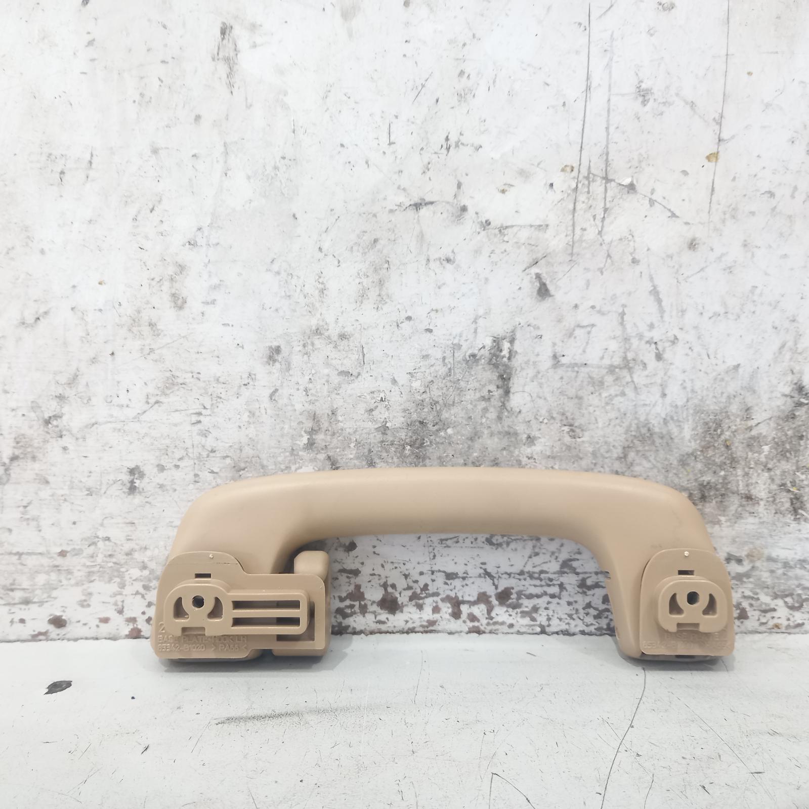 View Auto part Grab Handle Hyundai Genesis 2016