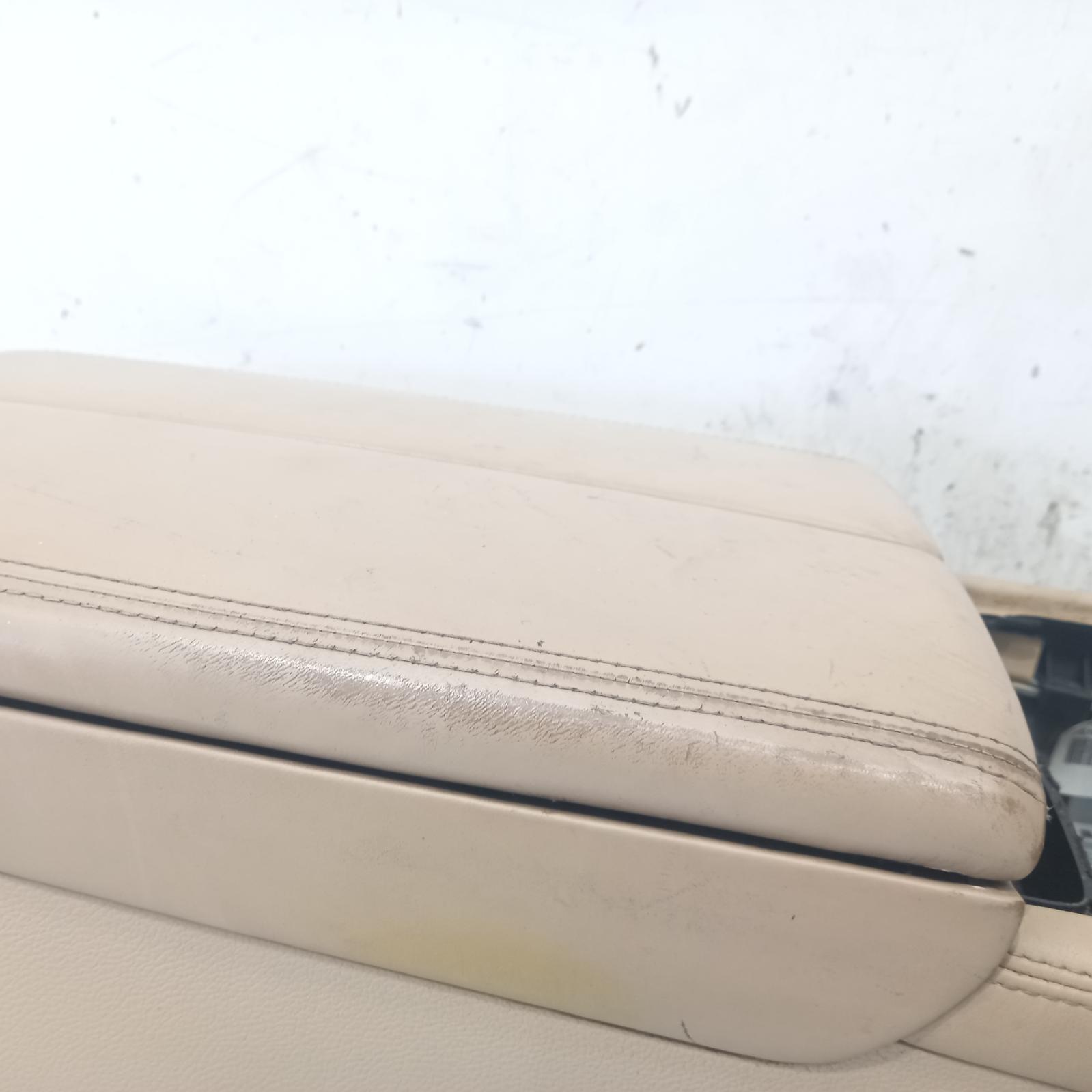 View Auto part Console Hyundai Genesis 2016