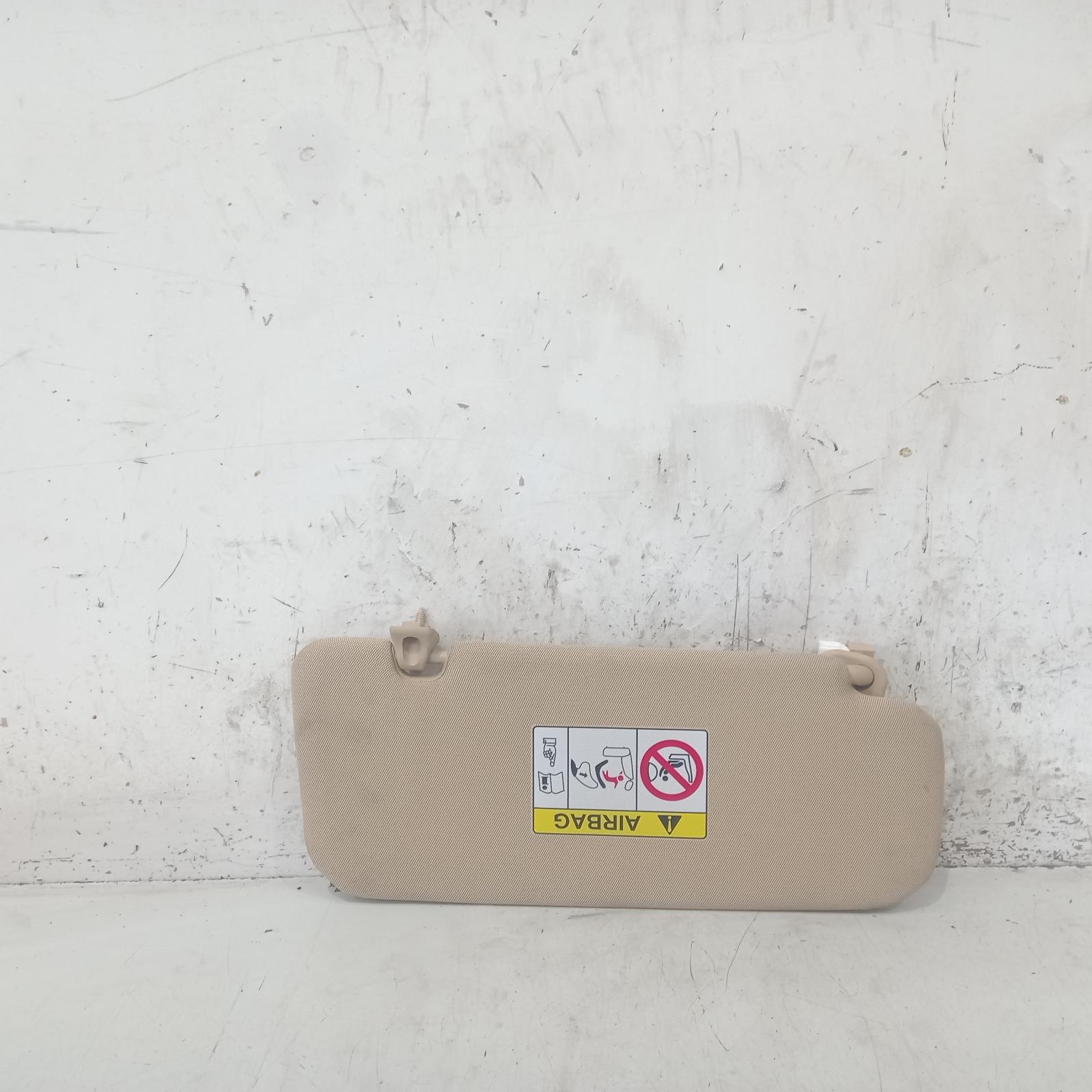 View Auto part Sunvisor Hyundai Genesis 2016