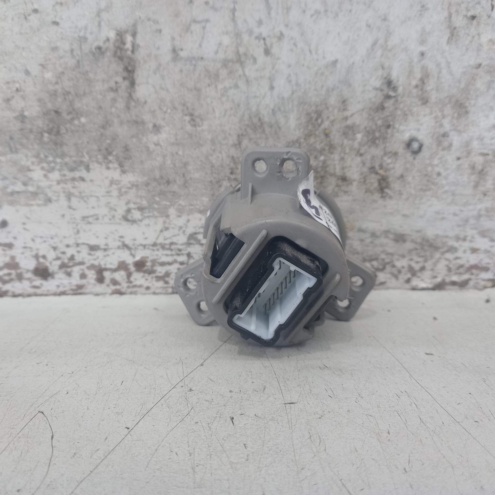 2016 Hyundai Genesis Misc Switch/Relay View Auto part Misc Switch/Relay Hyundai Genesis 2016