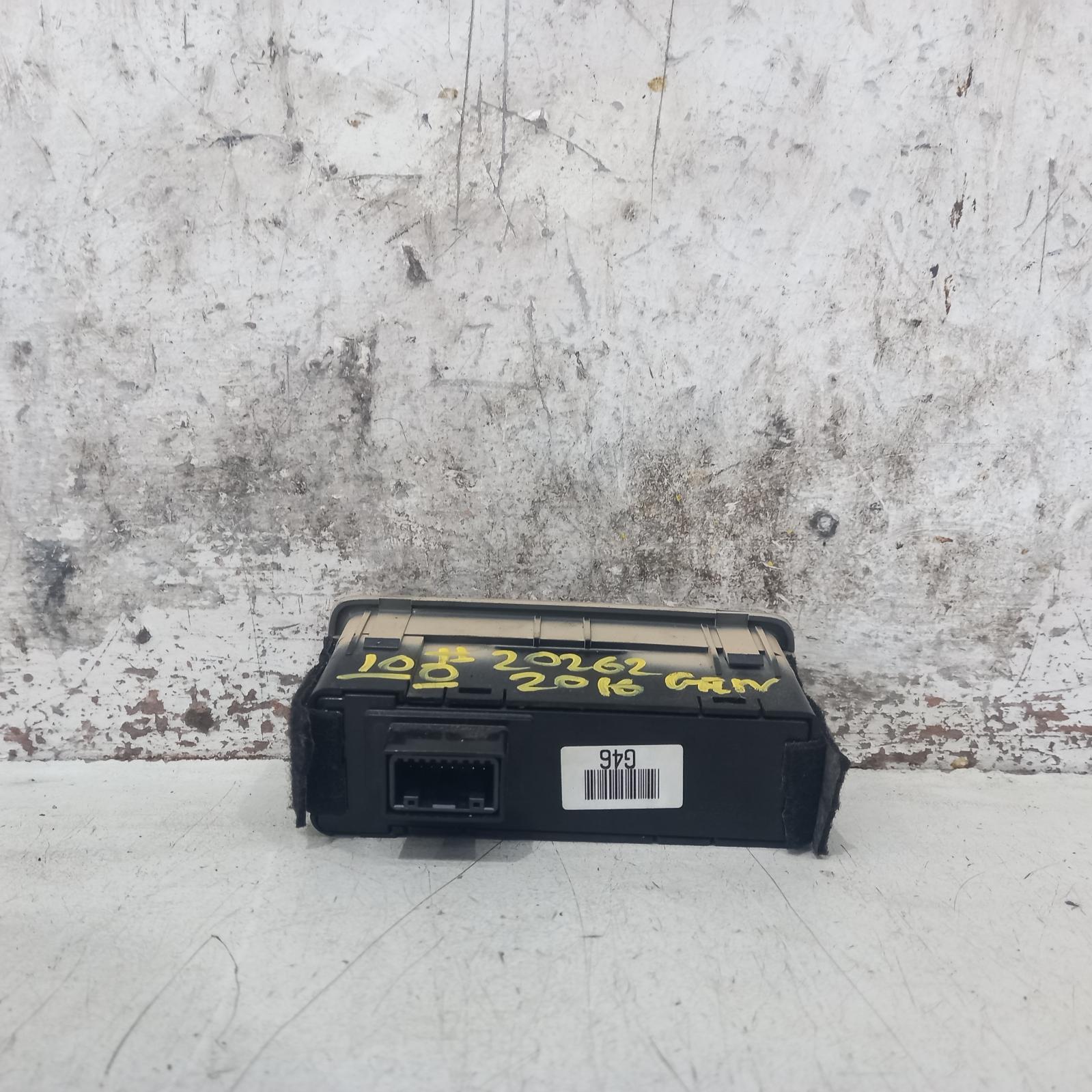View Auto part Misc Switch/Relay Hyundai Genesis 2016