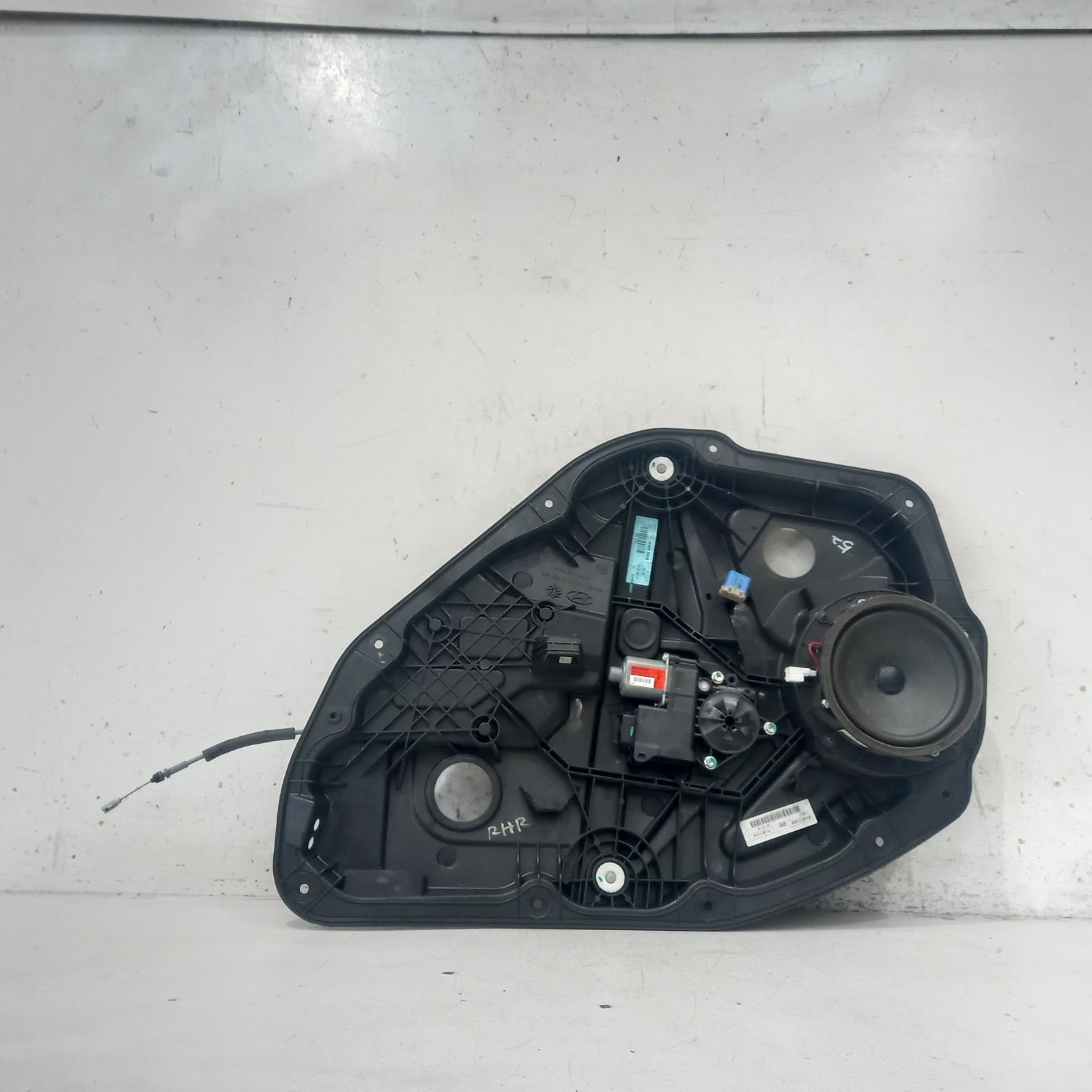2016 Hyundai Genesis Right Rear Wnd Reg/Motor View Auto part Right Rear Wnd Reg/Motor Hyundai Genesis 2016