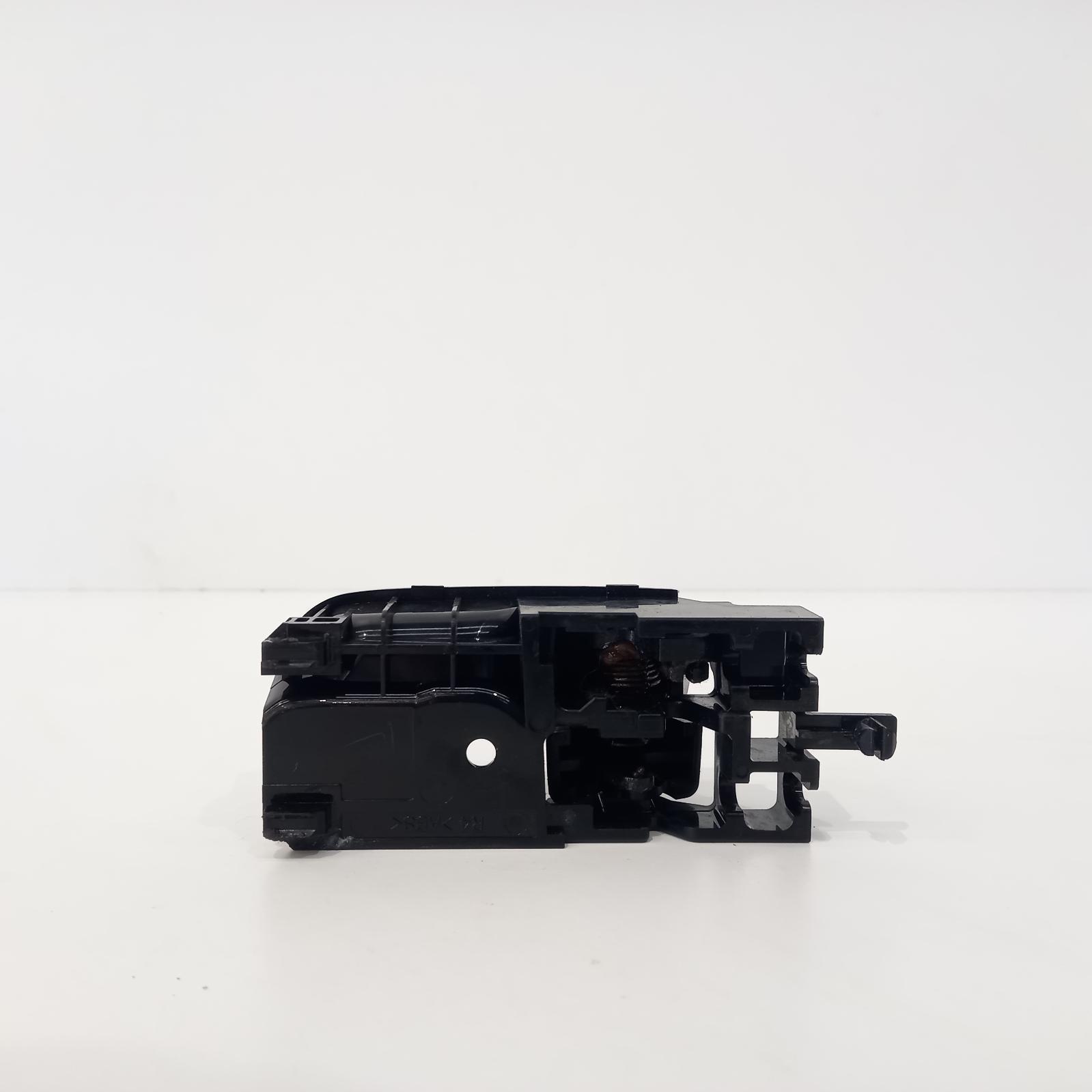 View Auto part Door Handle Toyota Hilux 2014