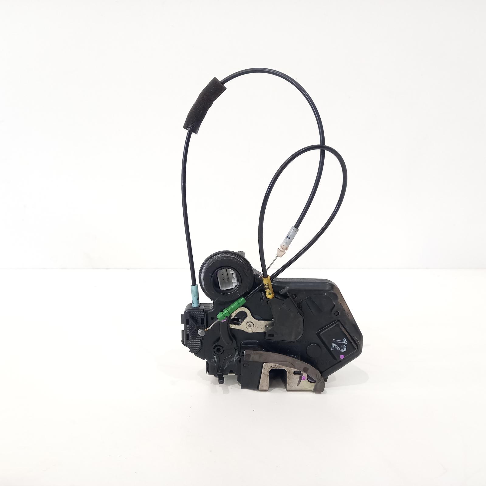 View Auto part Door/Boot/Gate Lock Toyota Hilux 2014