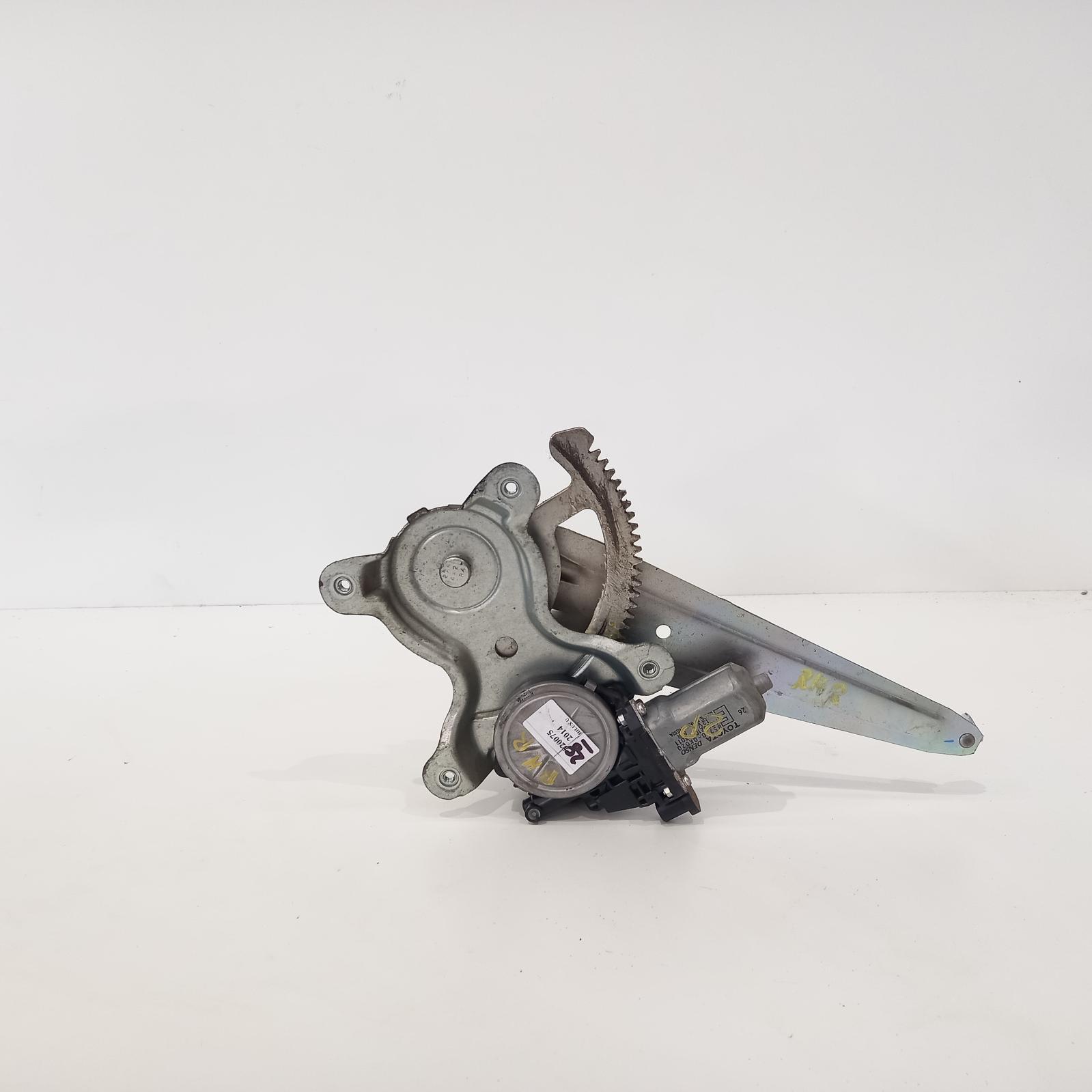 View Auto part Right Rear Wnd Reg/Motor Toyota Hilux 2014