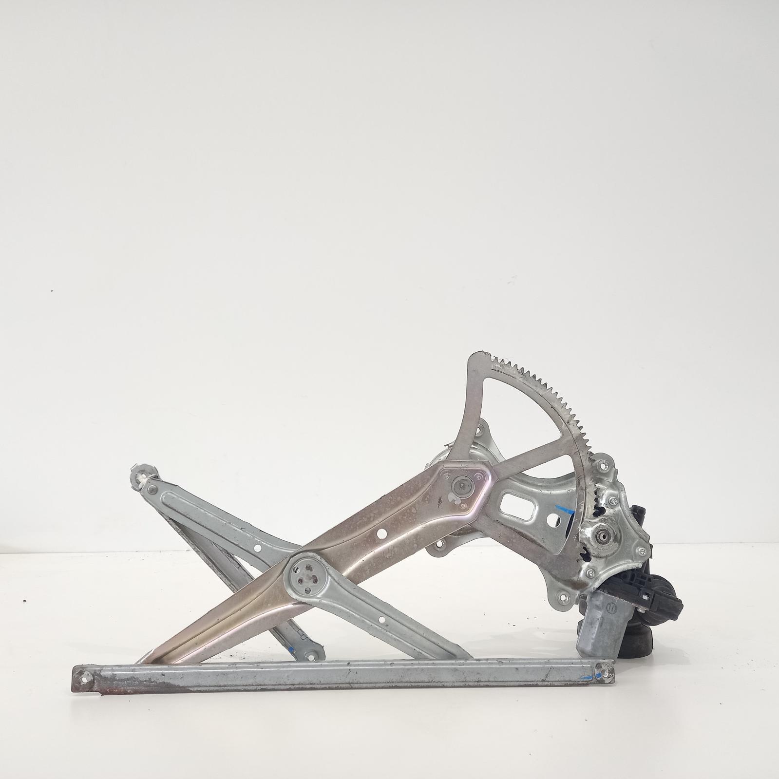 View Auto part Left Front Window Reg/Motor Toyota Hilux 2014