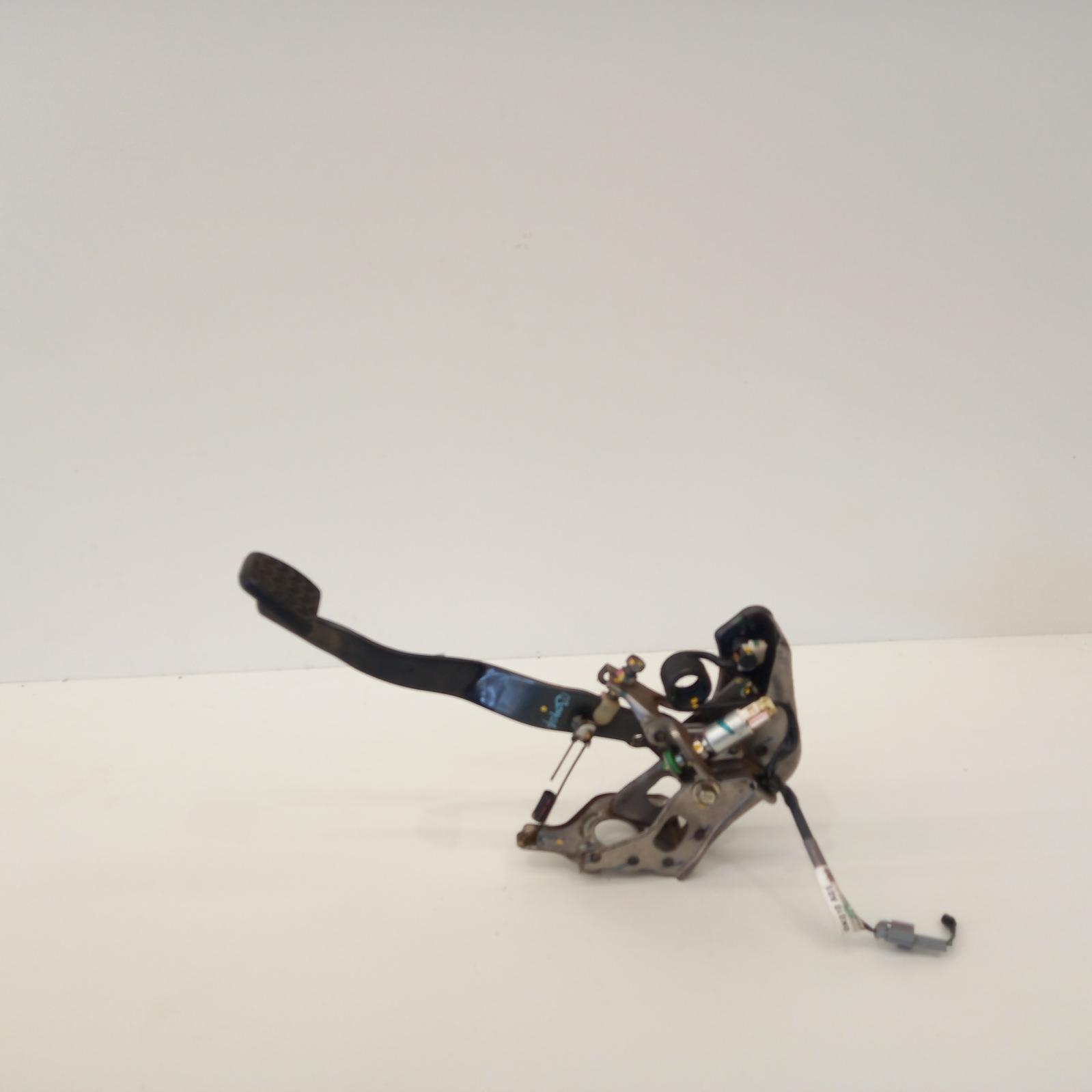 2014 Toyota Hilux Pedal Assembly View Auto part Pedal Assembly Toyota Hilux 2014