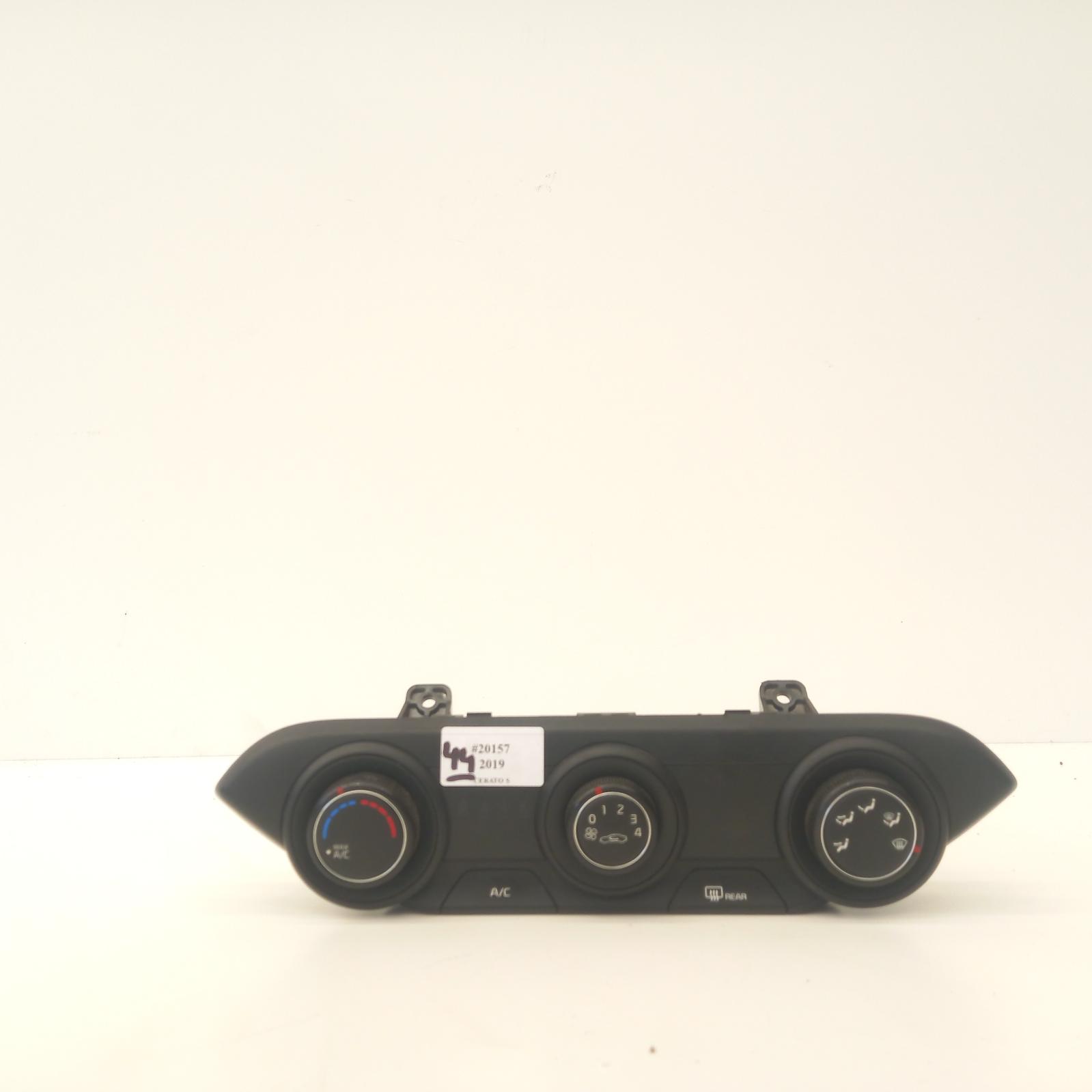 2019 Kia Cerato Heater/Ac Controls View Auto part Heater/Ac Controls Kia Cerato 2019