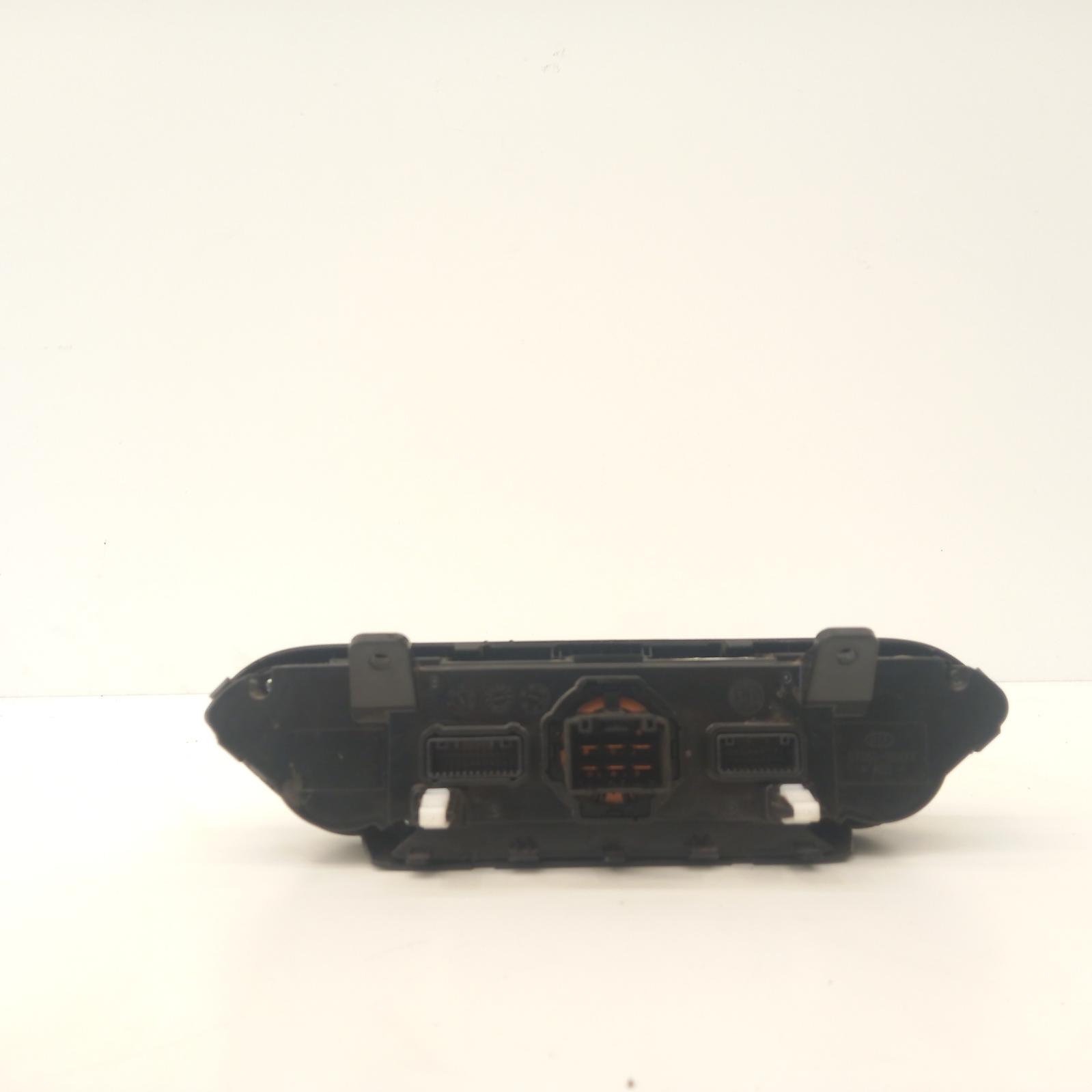 2019 Kia Cerato Heater/Ac Controls View Auto part Heater/Ac Controls Kia Cerato 2019