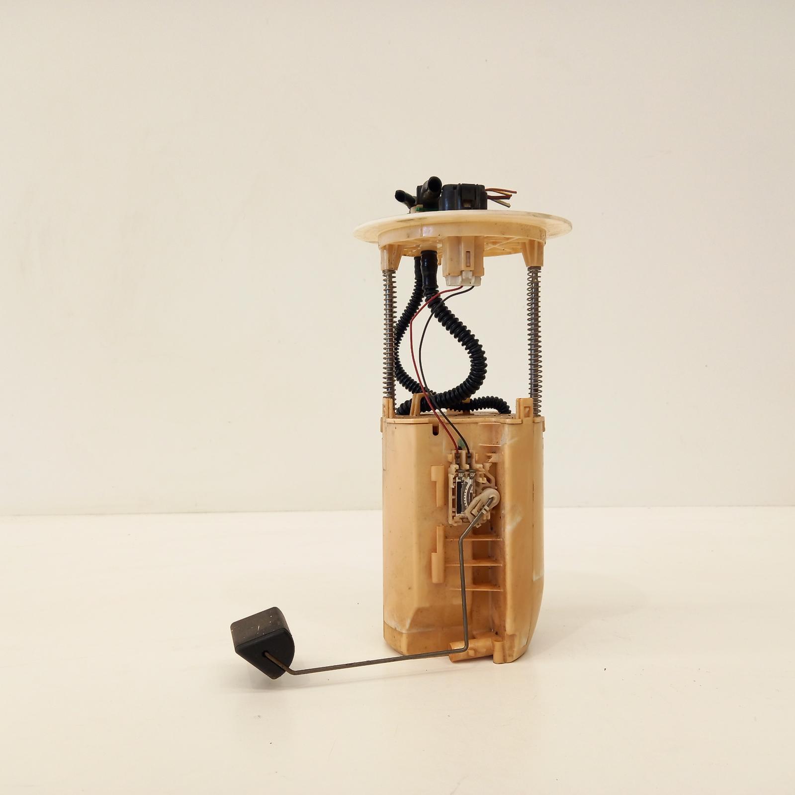 View Auto part Fuel Pump Toyota Hilux 2008