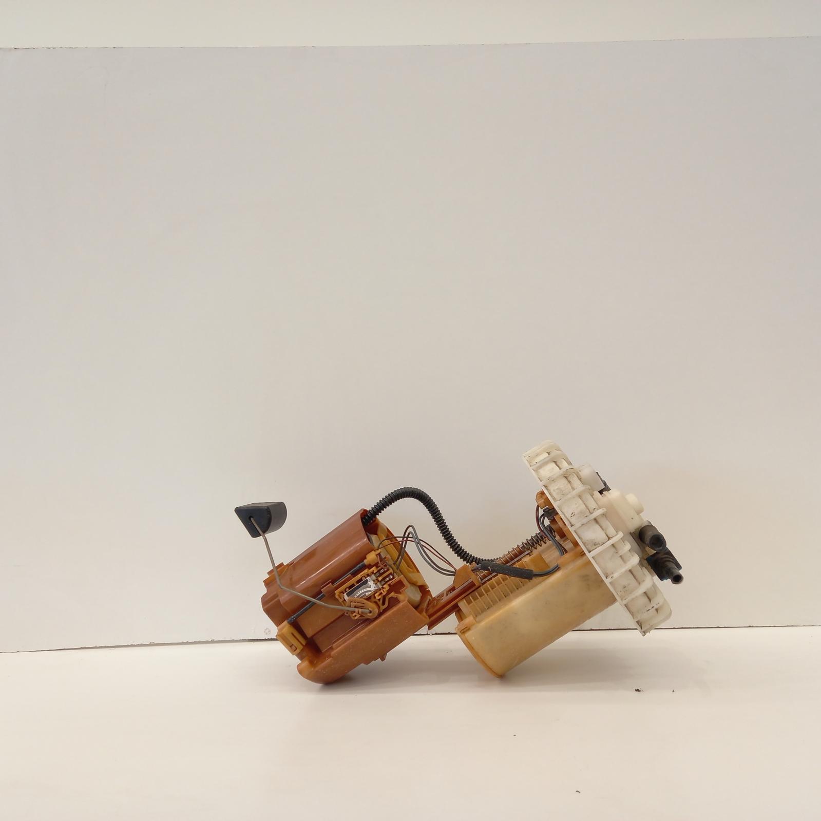 View Auto part Fuel Pump Toyota Corolla 2010