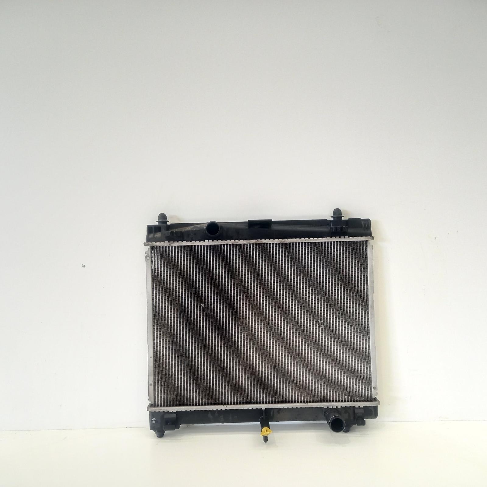 View Auto part Radiator Toyota Yaris 2015