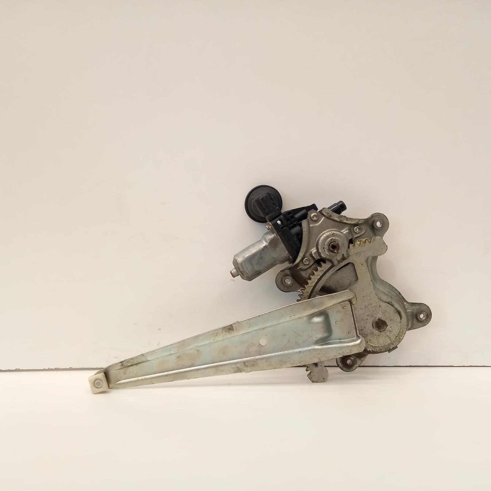 View Auto part Left Rear Wnd Reg/Motor Toyota Rav4 2007
