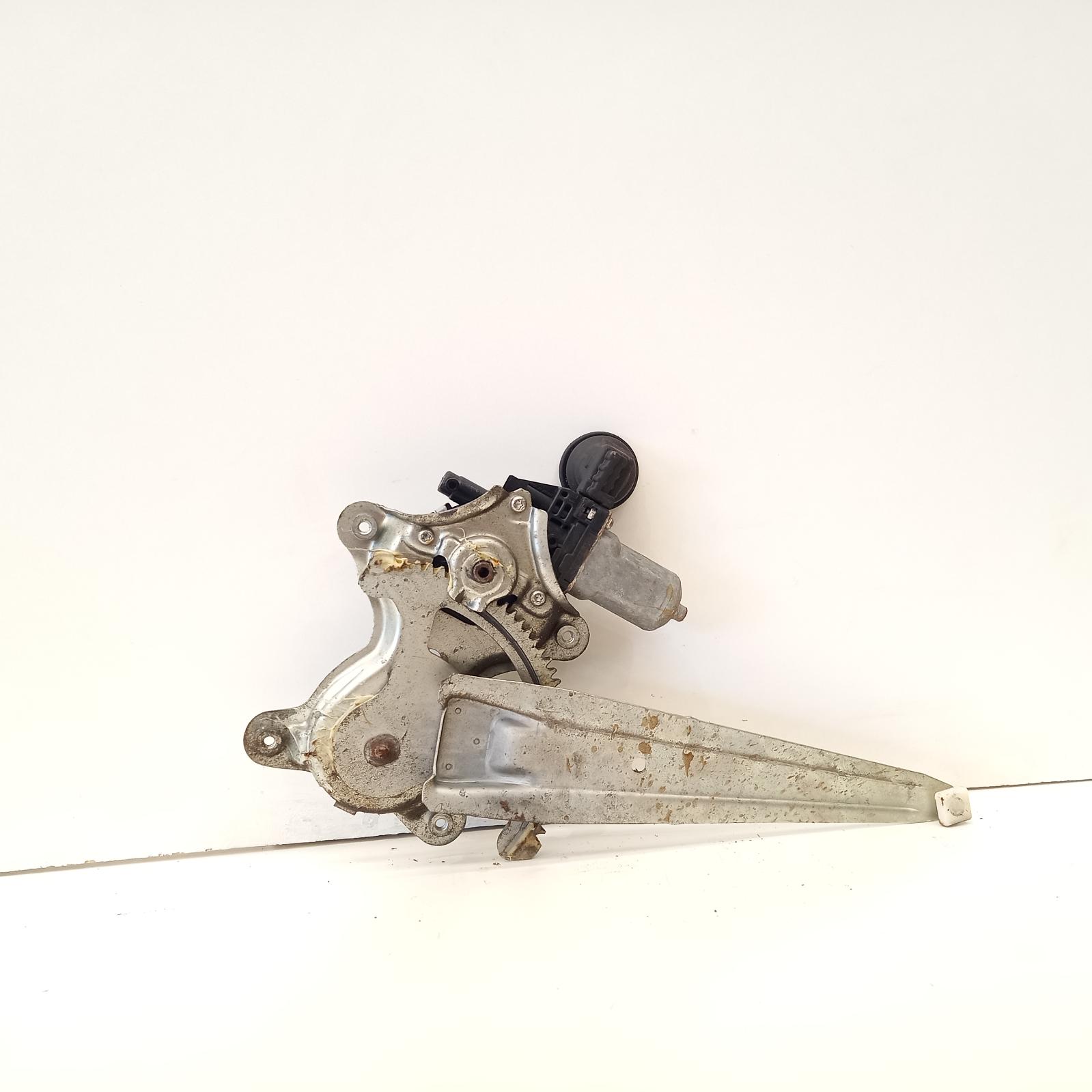 View Auto part Right Rear Wnd Reg/Motor Toyota Rav4 2007