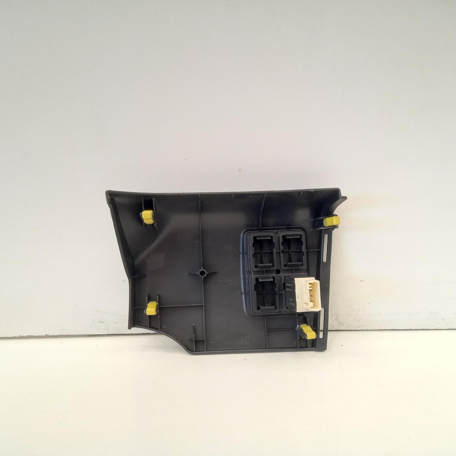 View Auto part Misc Switch/Relay Toyota Rav4 2007