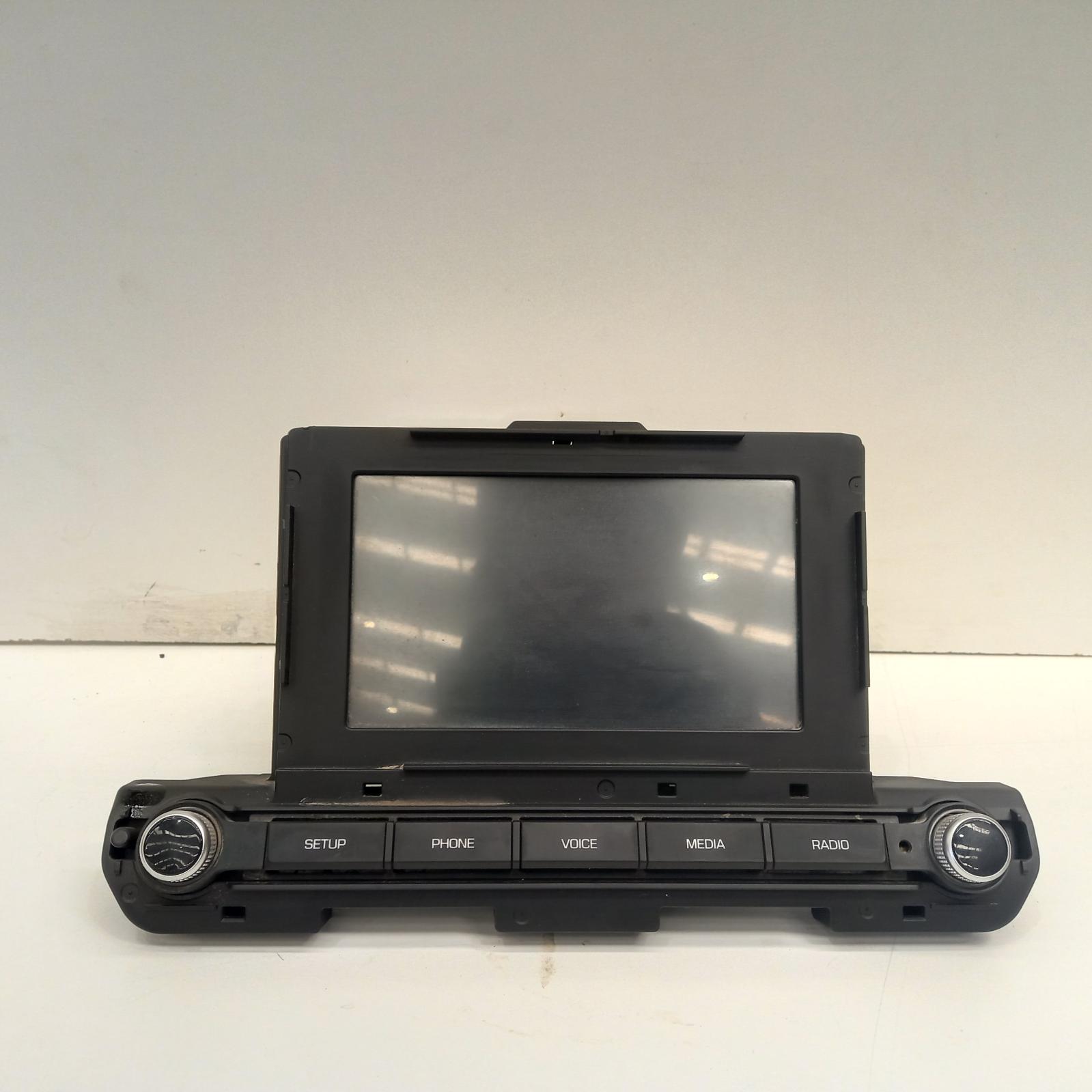 View Auto part Radio/Cd/Dvd/Sat/Tv Hyundai Elantra 2017