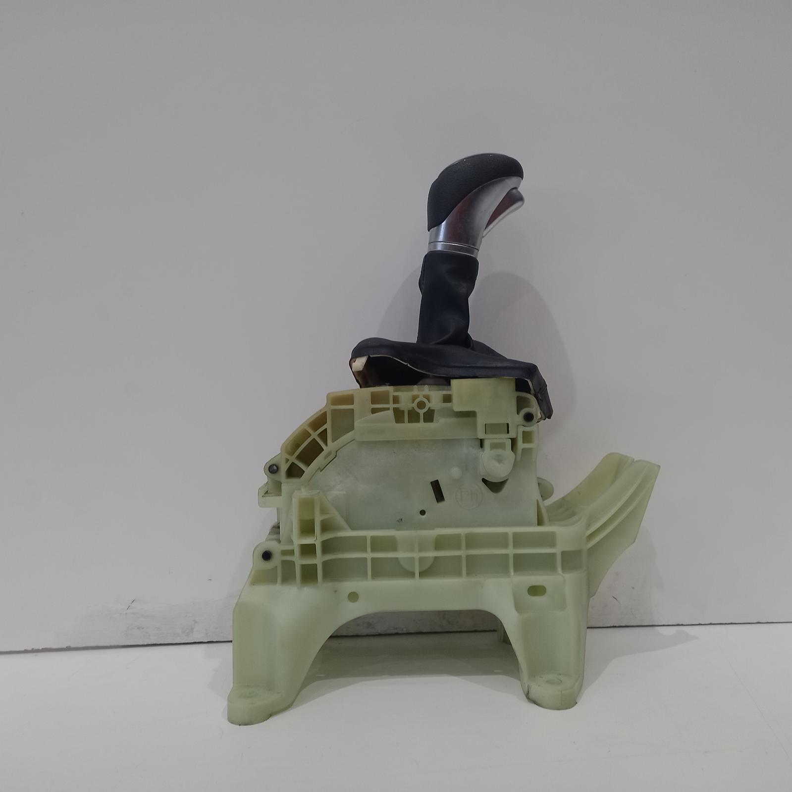 View Auto part Gear Stick/Shifter Hyundai Elantra 2017