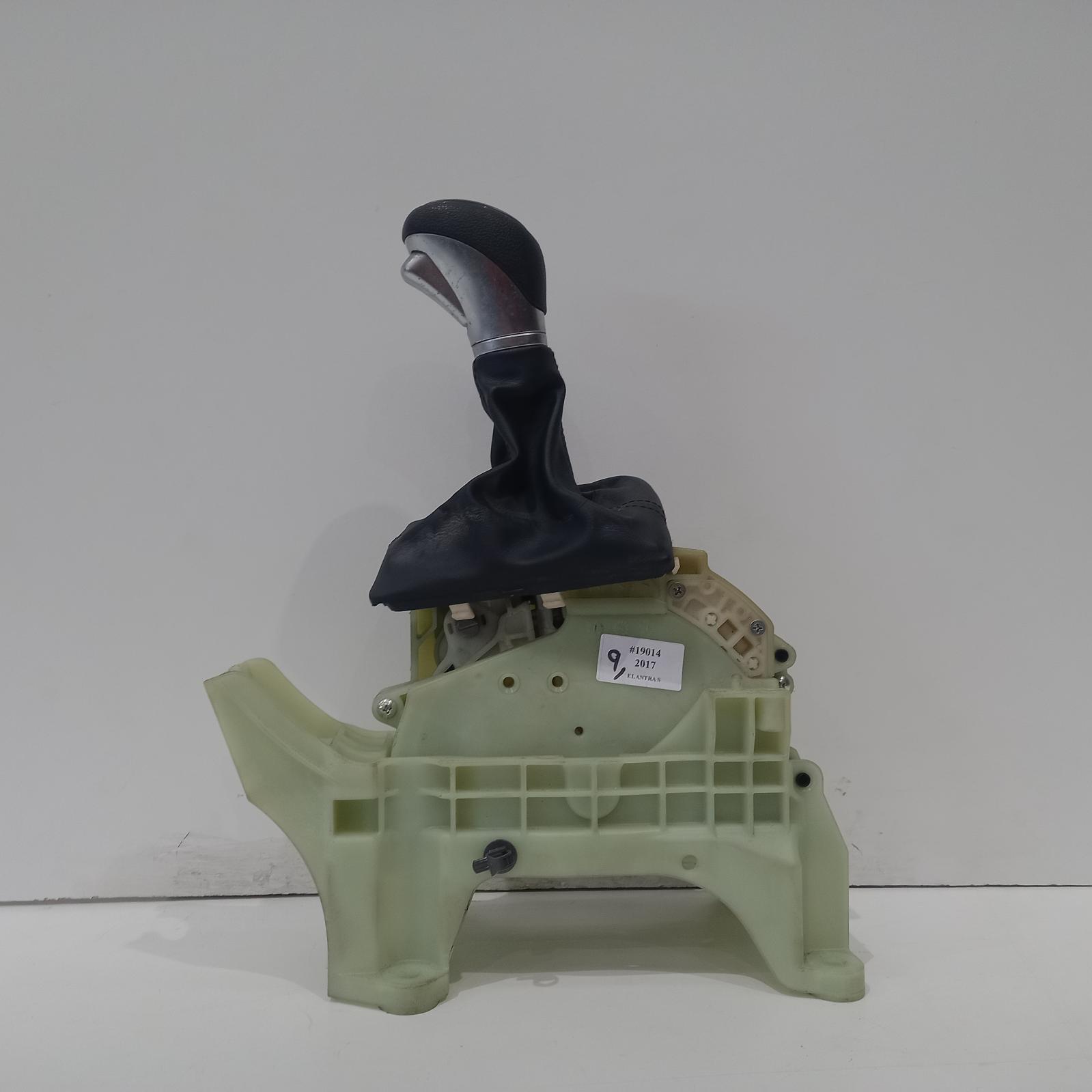 View Auto part Gear Stick/Shifter Hyundai Elantra 2017