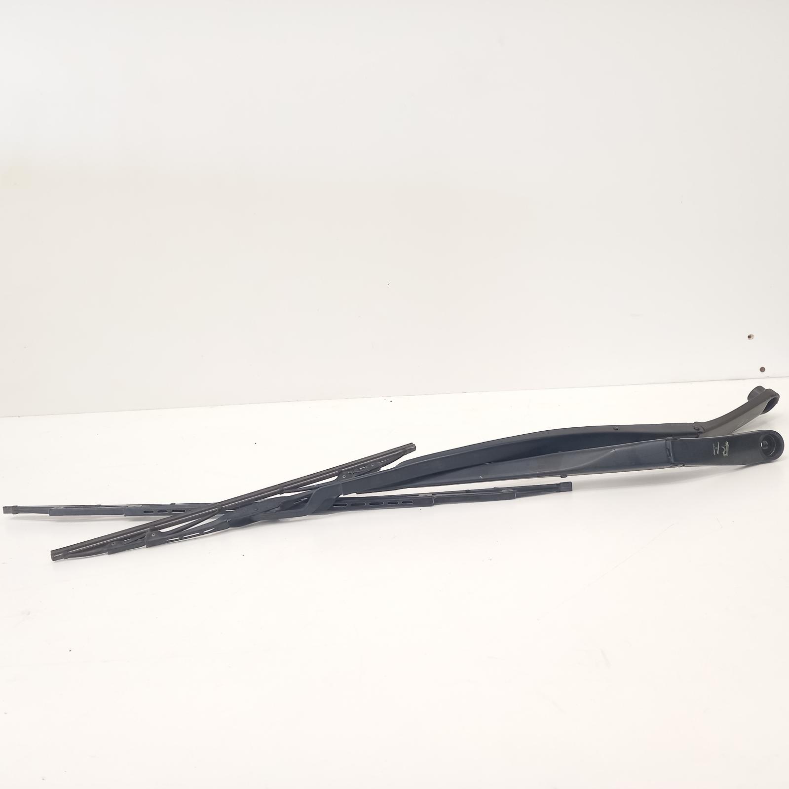 View Auto part Wiper Arm Hyundai Elantra 2017