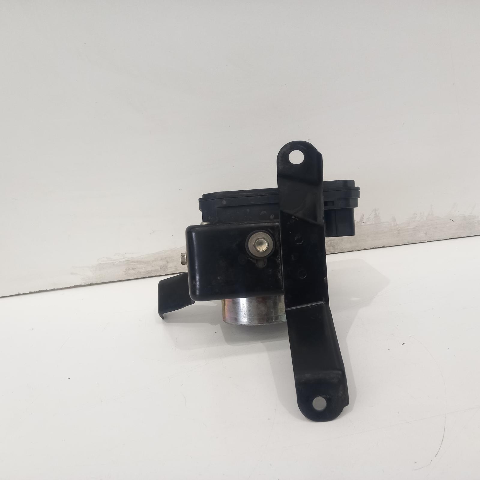 View Auto part Abs Pump/Modulator Mitsubishi Triton 2015