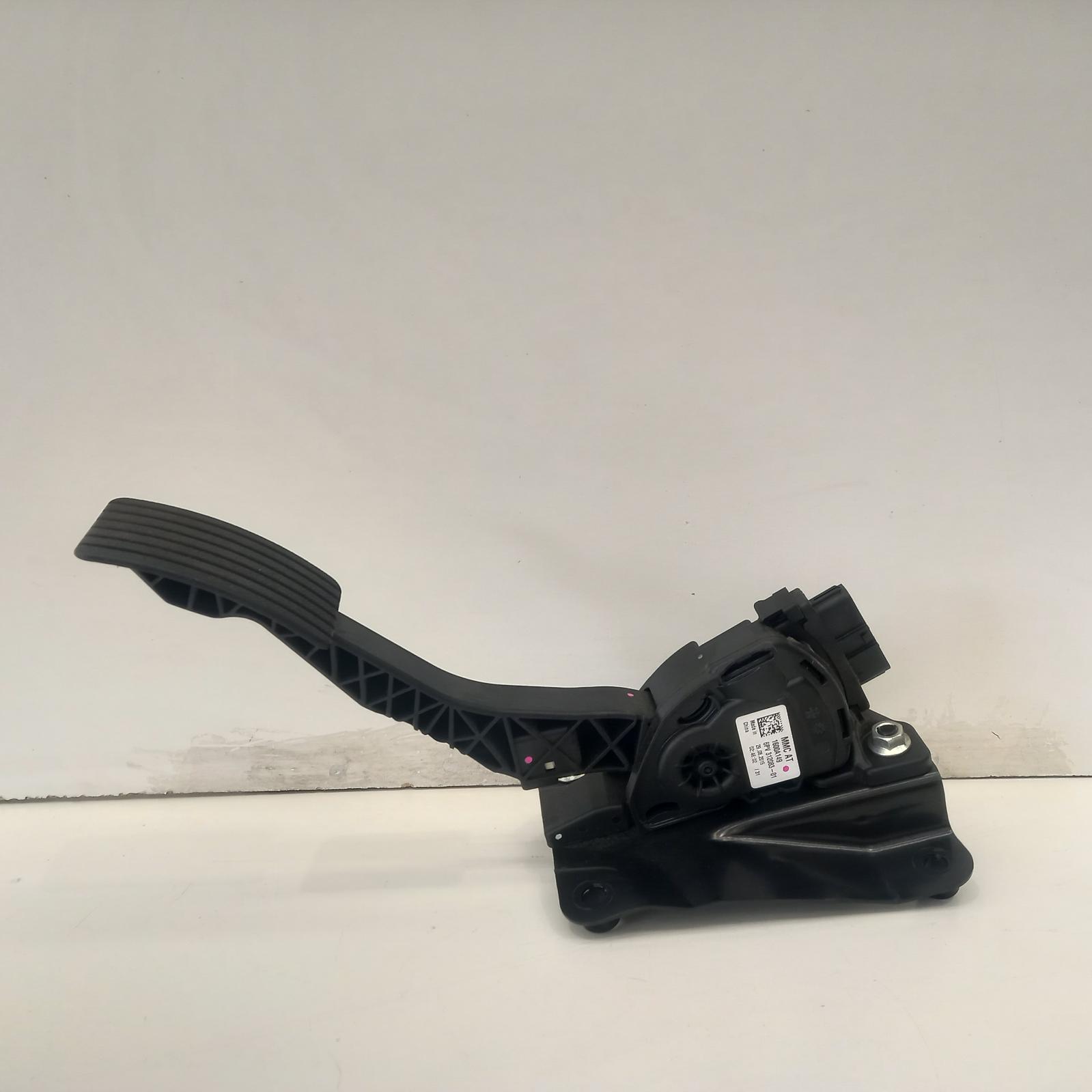 View Auto part Pedal Assembly Mitsubishi Triton 2015