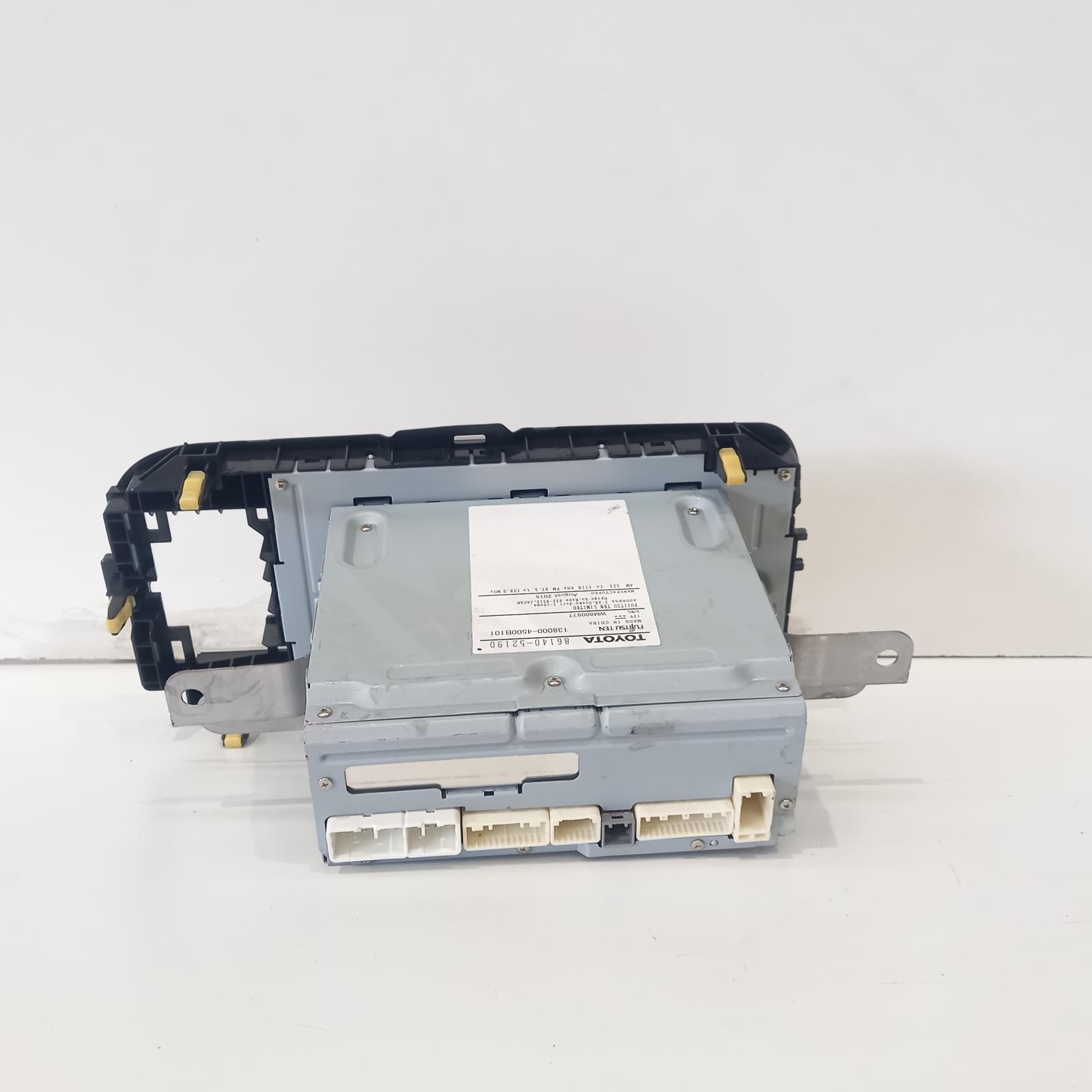 View Auto part Radio/Cd/Dvd/Sat/Tv Toyota Yaris 2015