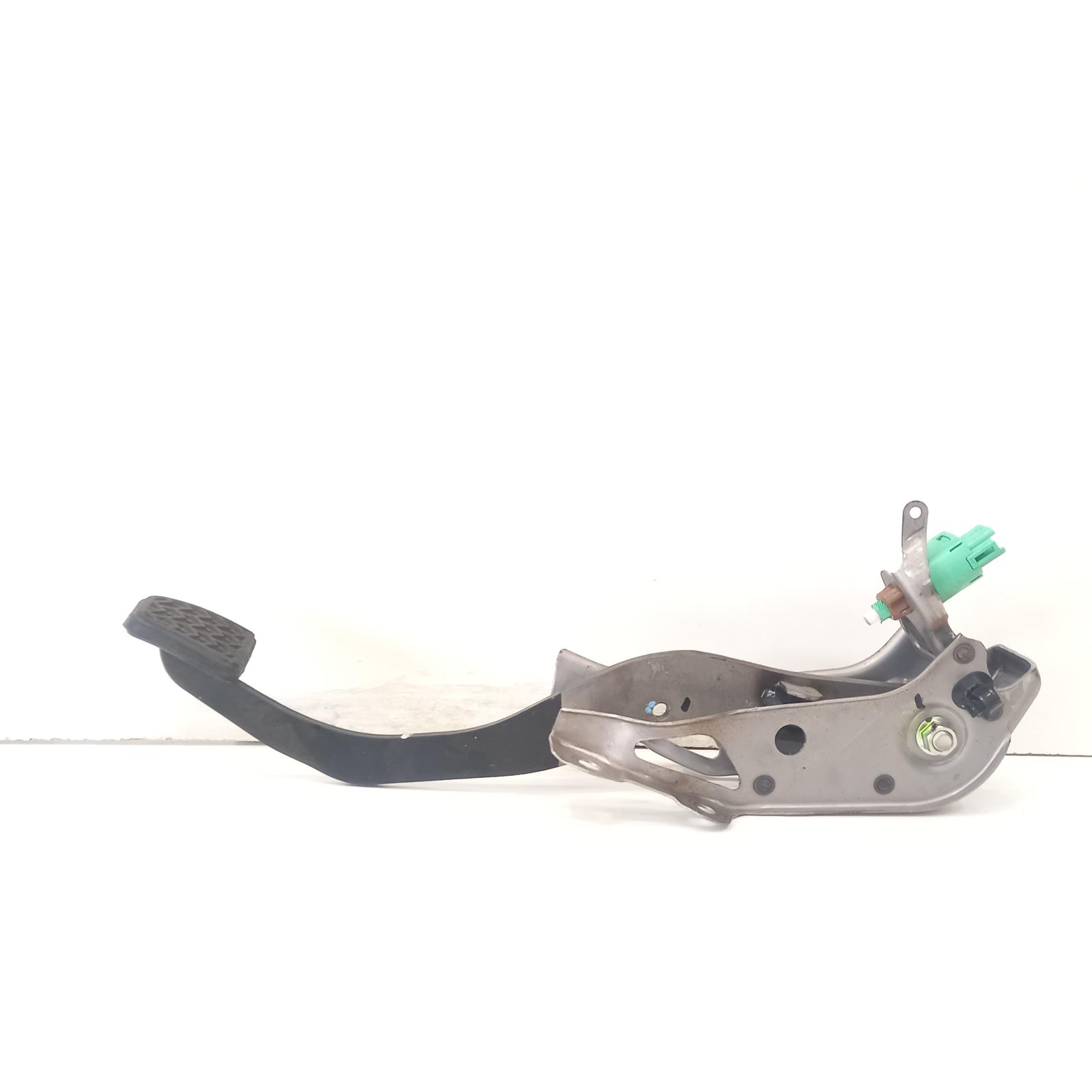 2015 Toyota Yaris Pedal Assembly View Auto part Pedal Assembly Toyota Yaris 2015