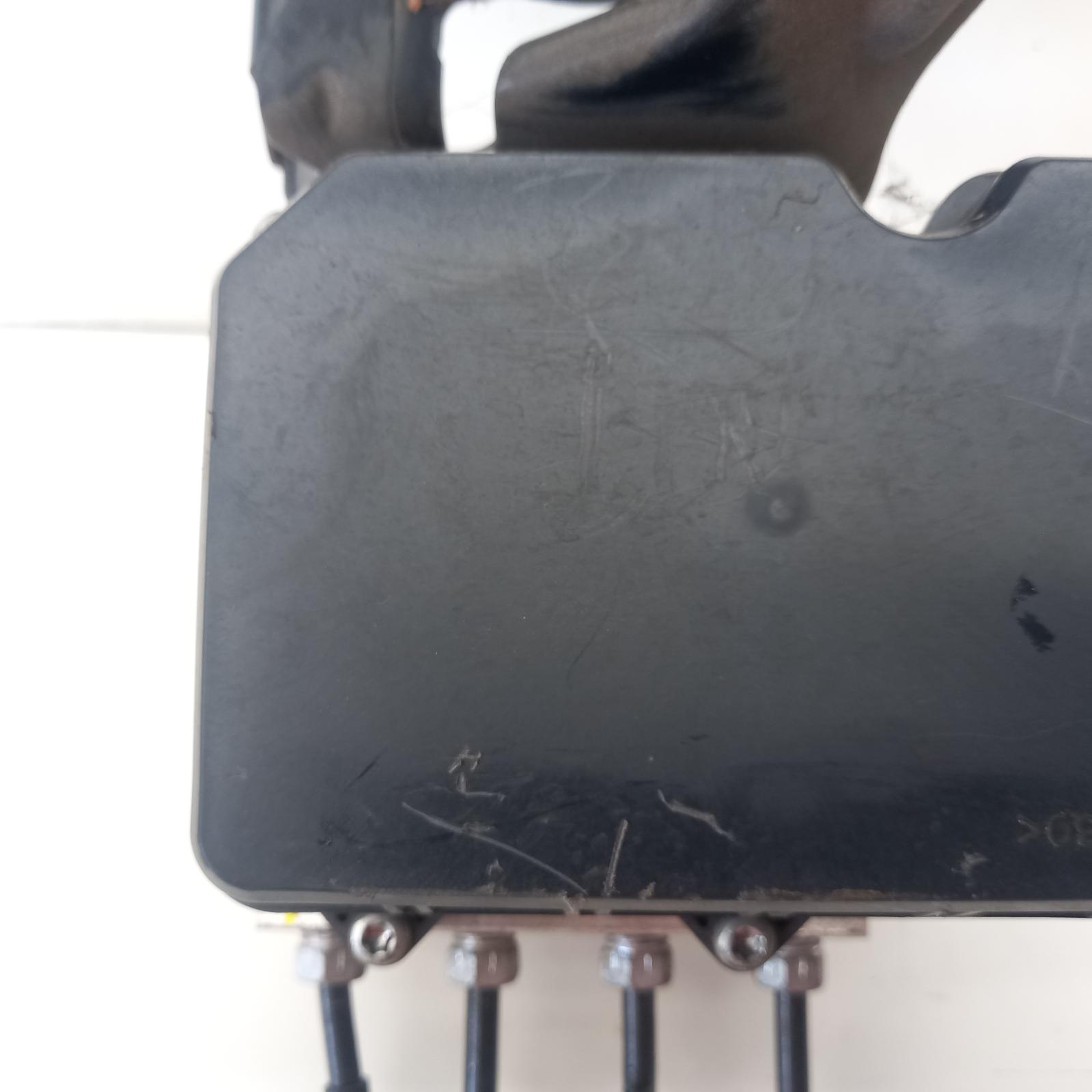 2015 Toyota Yaris Abs Pump/Modulator View Auto part Abs Pump/Modulator Toyota Yaris 2015