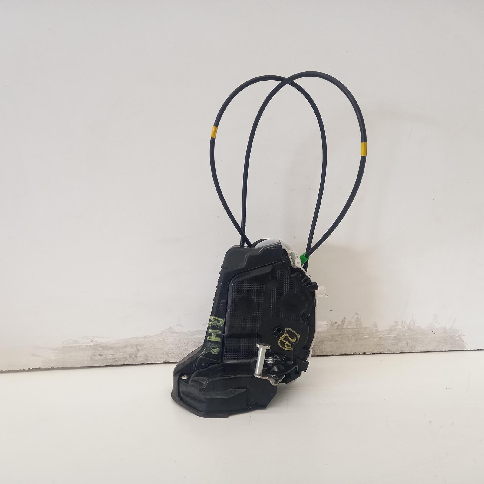 2015 Toyota Yaris Door/Boot/Gate Lock View Auto part Door/Boot/Gate Lock Toyota Yaris 2015