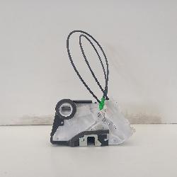 View Auto part Door/Boot/Gate Lock Toyota Yaris 2015