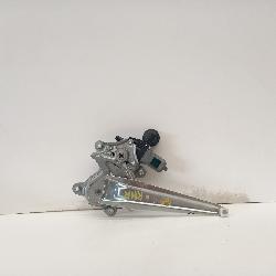 View Auto part Right Rear Wnd Reg/Motor Toyota Yaris 2015