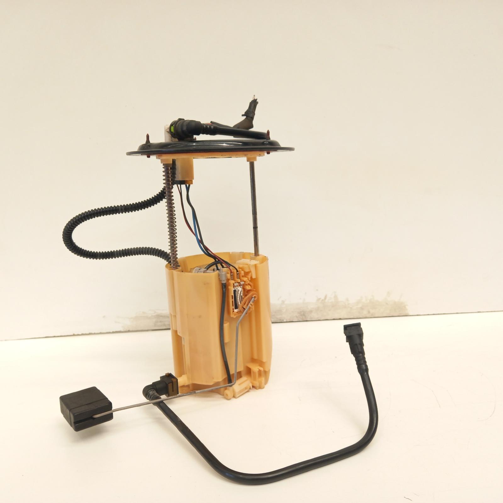 View Auto part Fuel Pump Mazda Cx7 2009