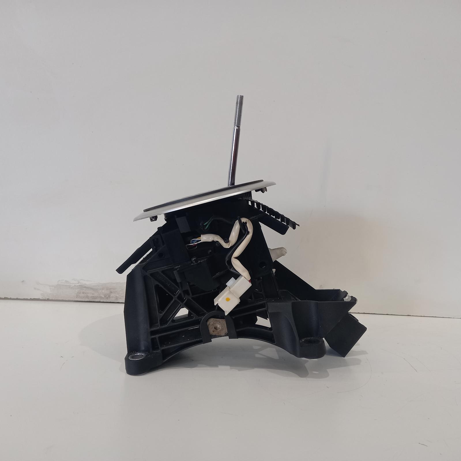 View Auto part Gear Stick/Shifter Mazda Cx7 2009