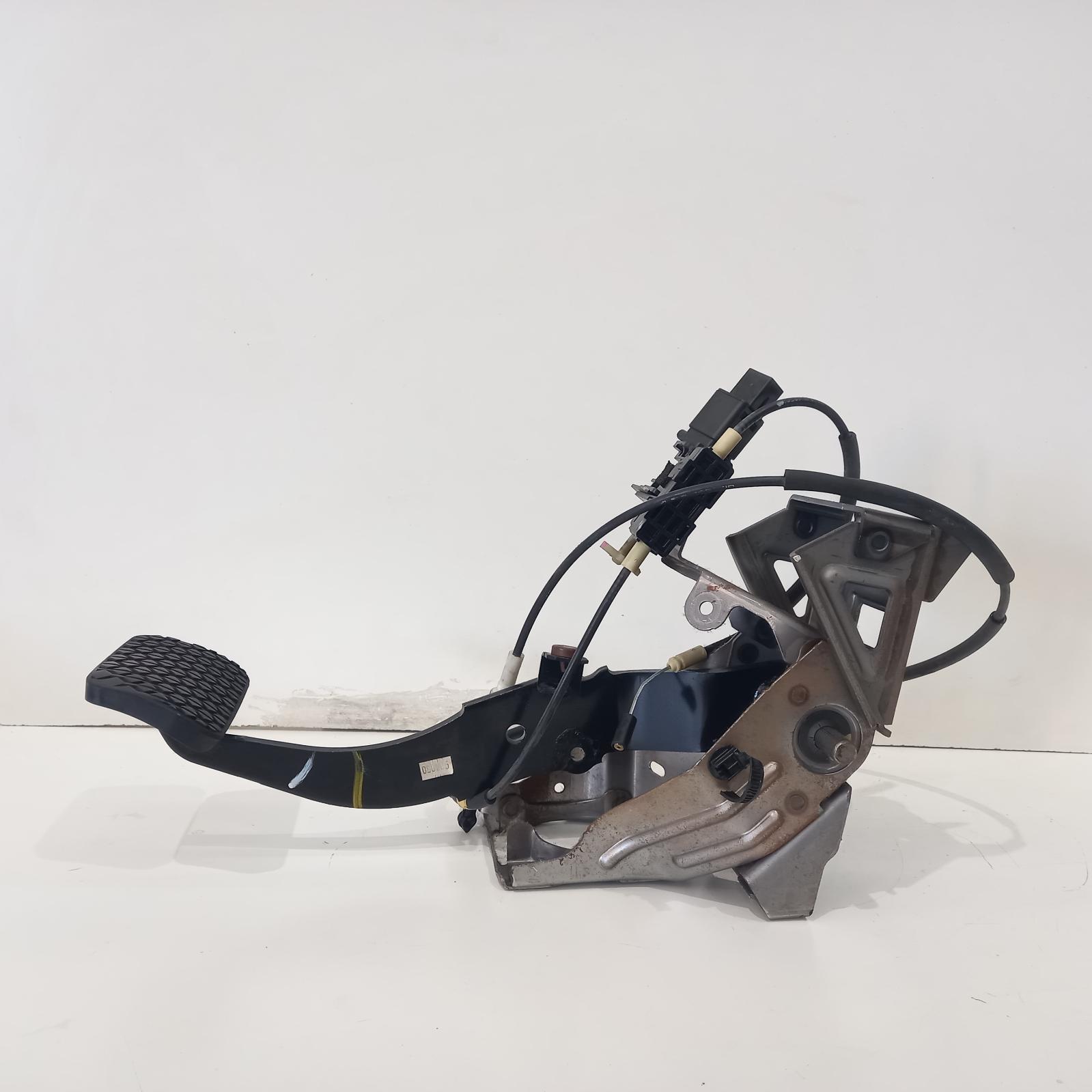 View Auto part Pedal Assembly Mazda Cx7 2009