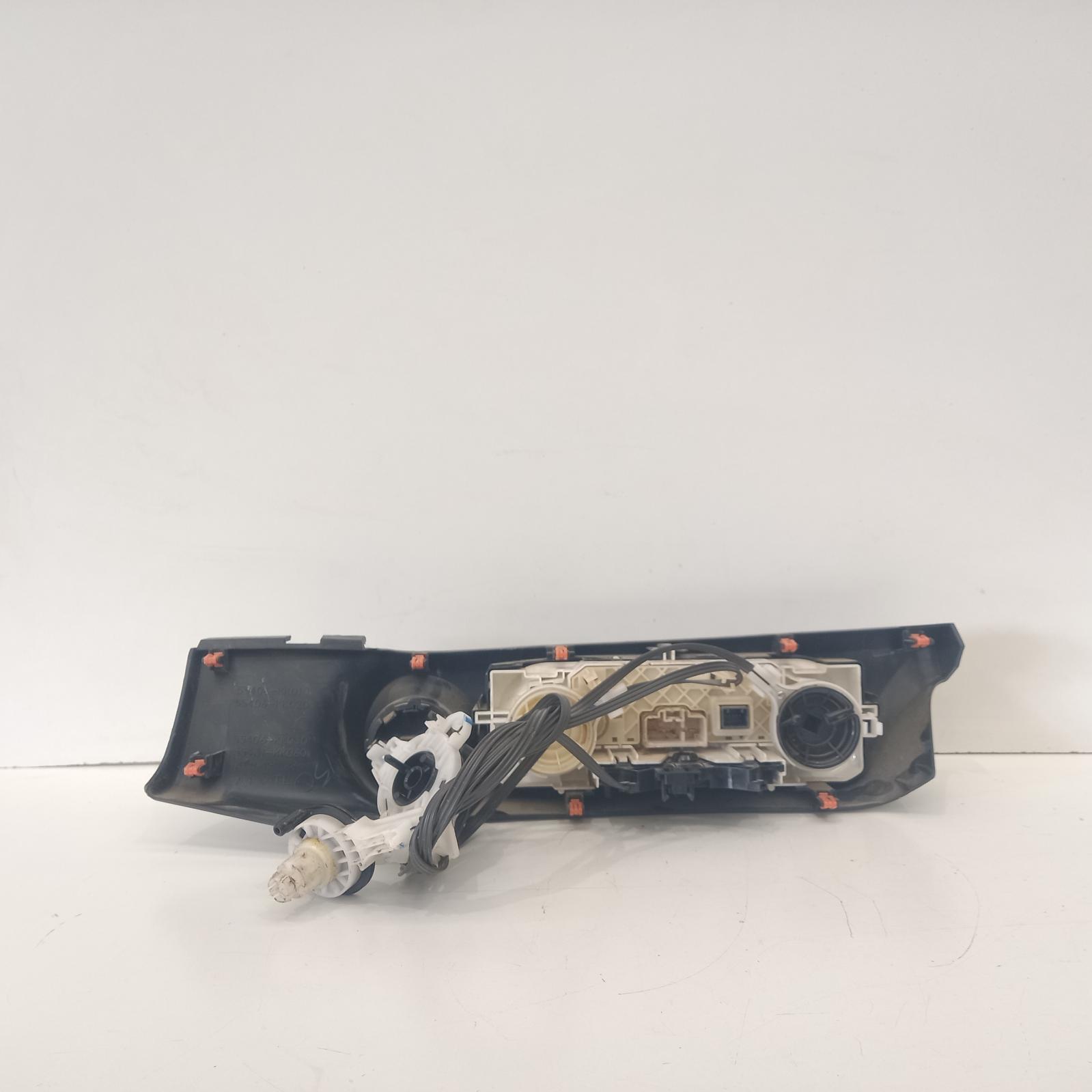 View Auto part Heater/Ac Controls Toyota Hilux 2016