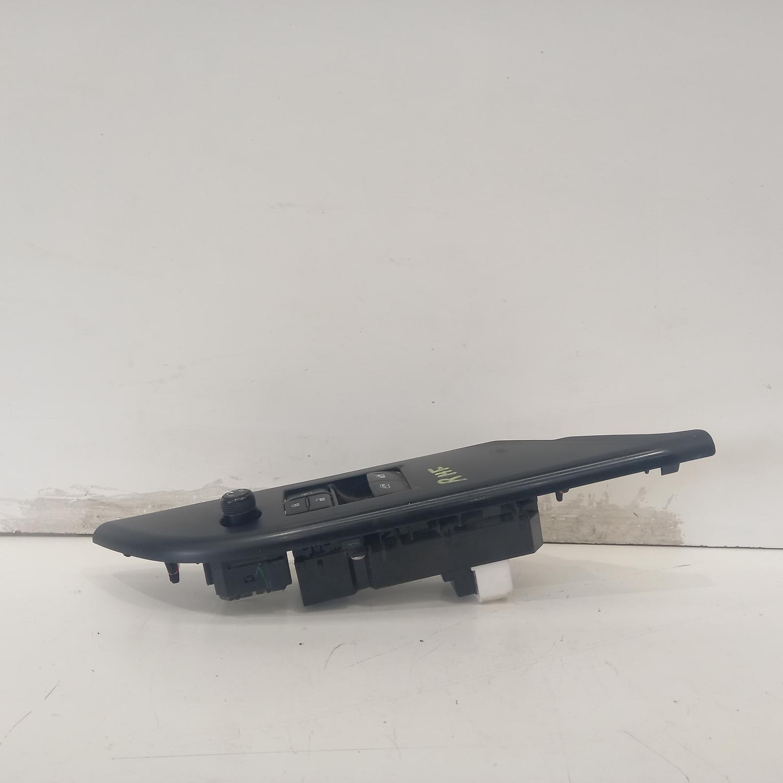 View Auto part Pwr Dr Wind Switch Toyota Hilux 2016