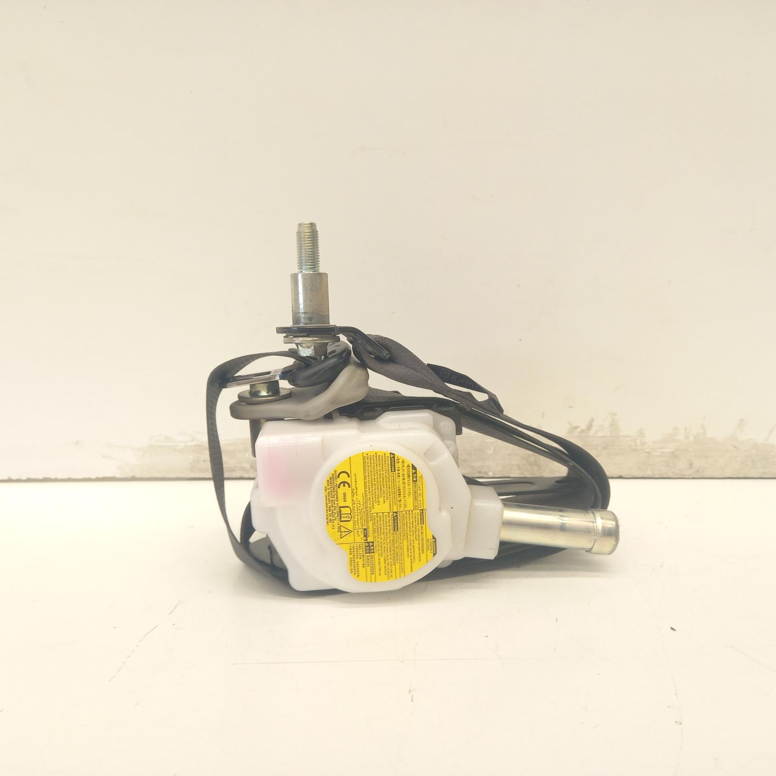 View Auto part Seatbelt/Stalk Toyota Hilux 2016