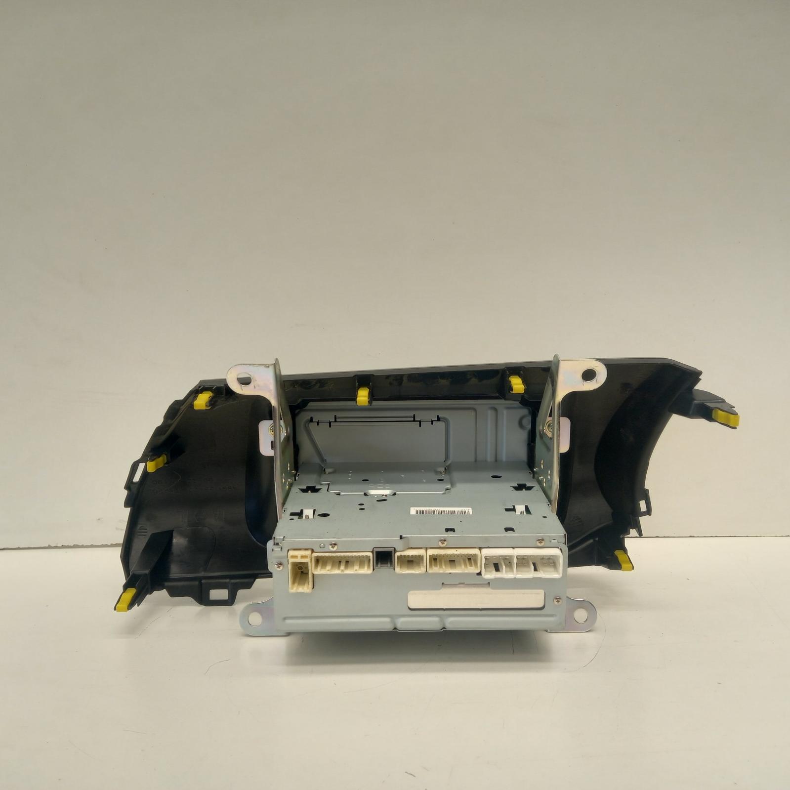 View Auto part Radio/Cd/Dvd/Sat/Tv Toyota Hilux 2016