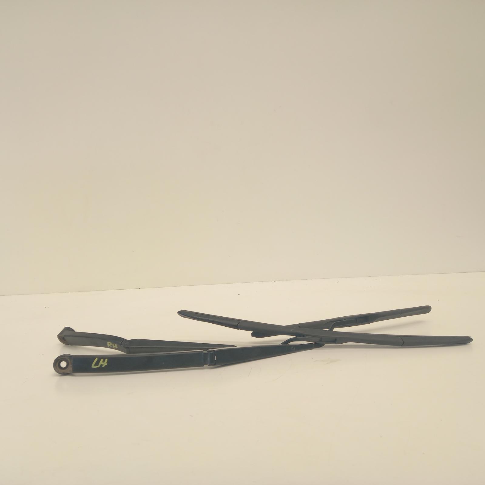 View Auto part Wiper Arm Toyota Hilux 2016
