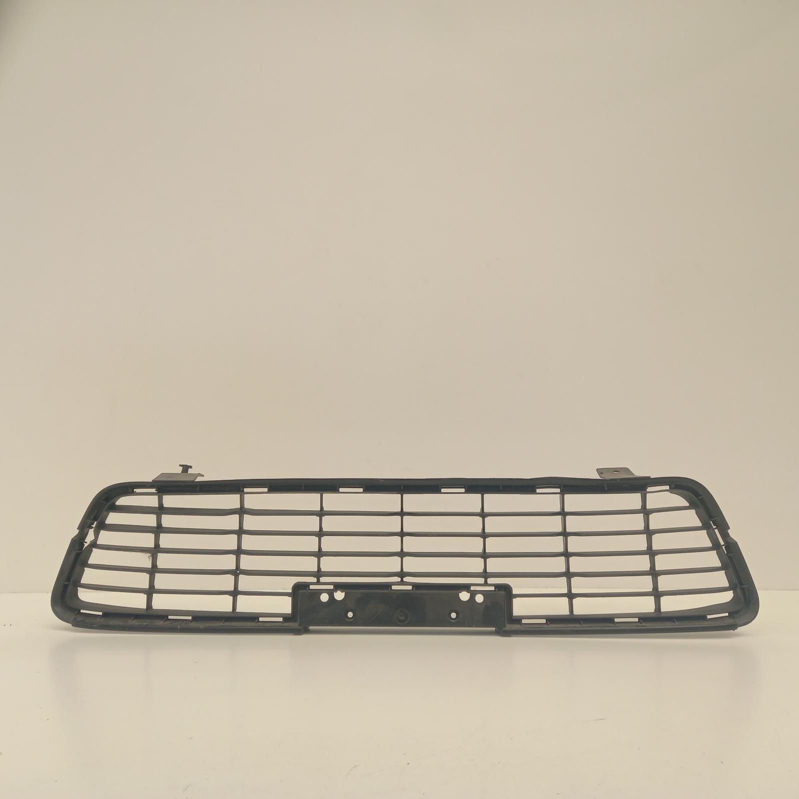 View Auto part Grille Toyota Hilux 2016