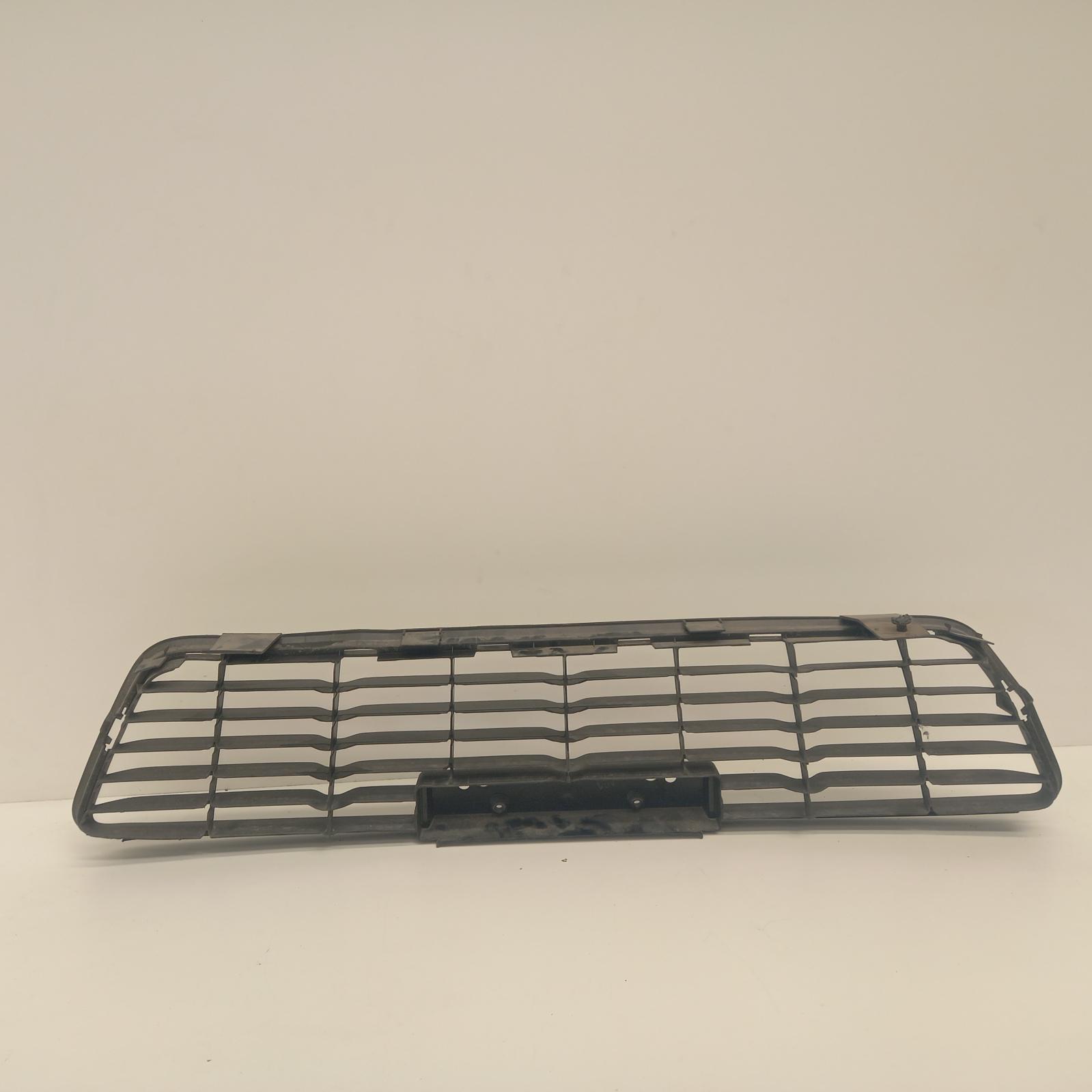 View Auto part Grille Toyota Hilux 2016