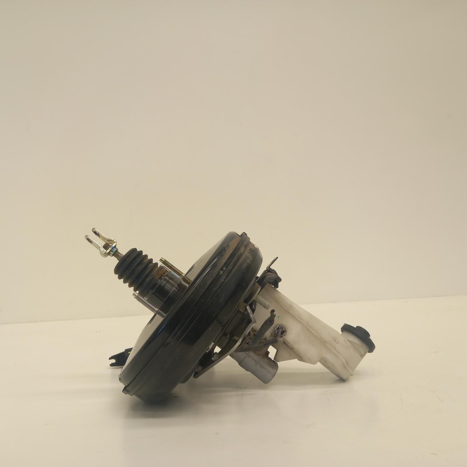 View Auto part Brake Booster Toyota Hilux 2016