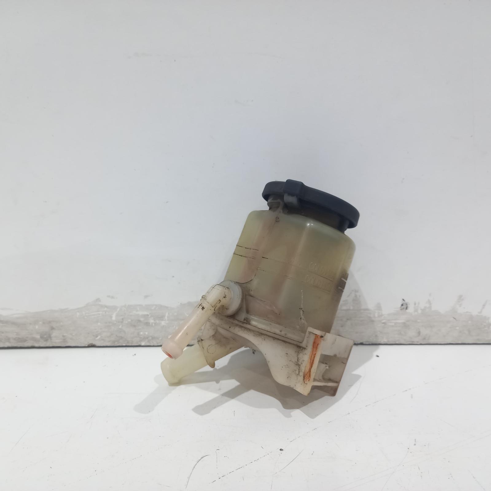 View Auto part P/S Reservoir Toyota Hilux 2010