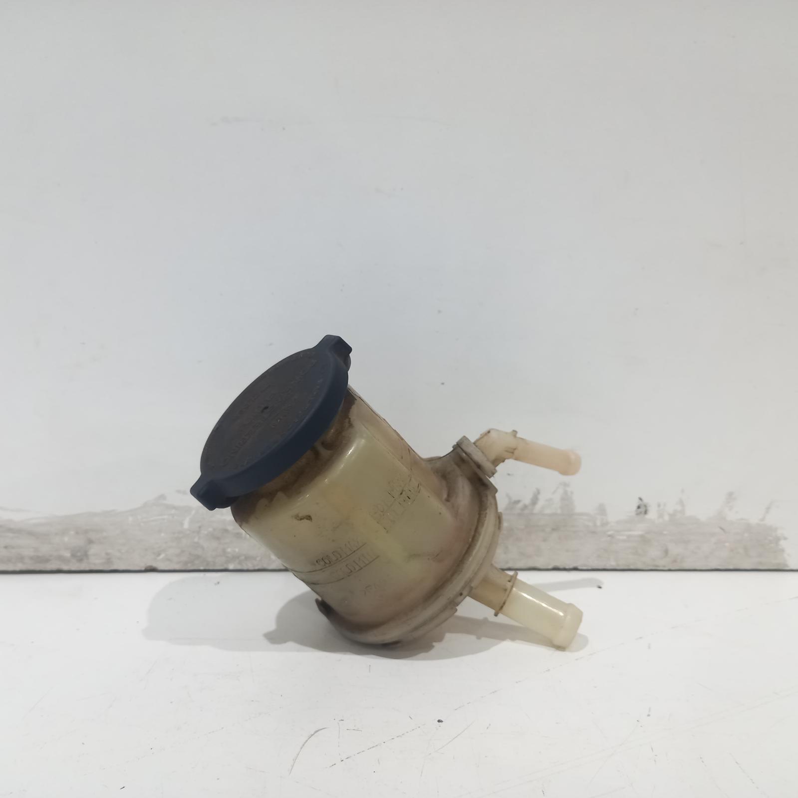 View Auto part P/S Reservoir Toyota Hilux 2010