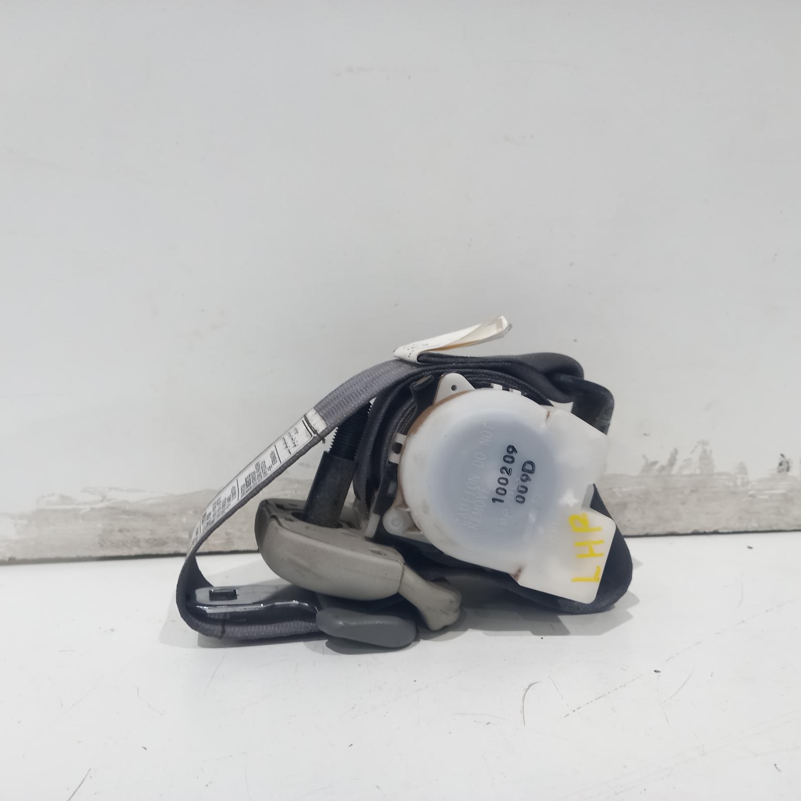 View Auto part Seatbelt/Stalk Toyota Hilux 2010