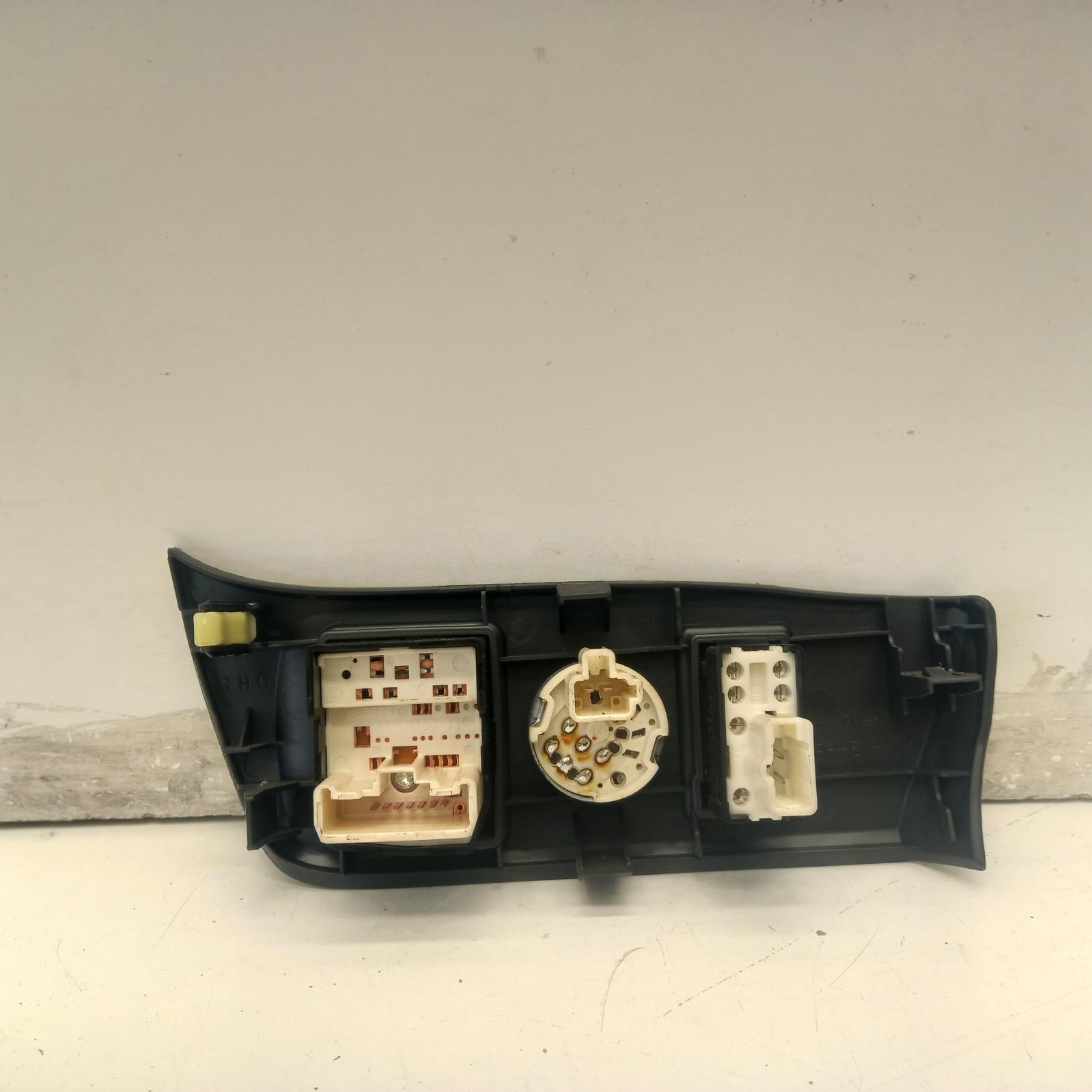 View Auto part Misc Switch/Relay Toyota Rav4 2005